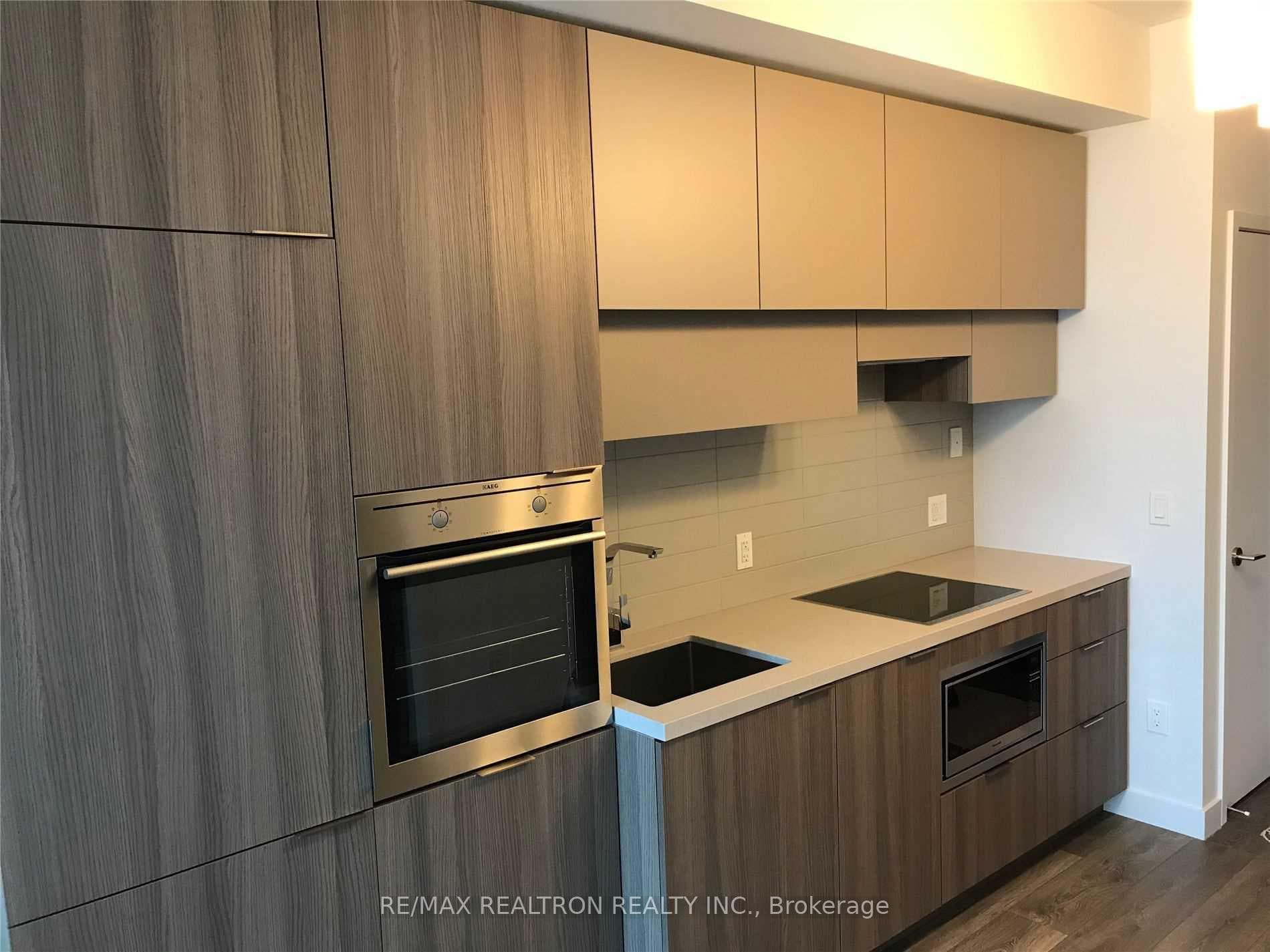 8 Eglinton Avenue Unit 2009 photo 6