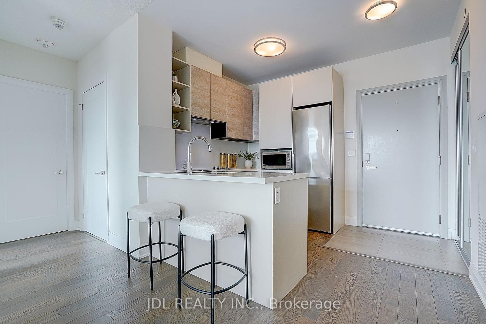 398 Highway 7 Street Unit 303 photo 16