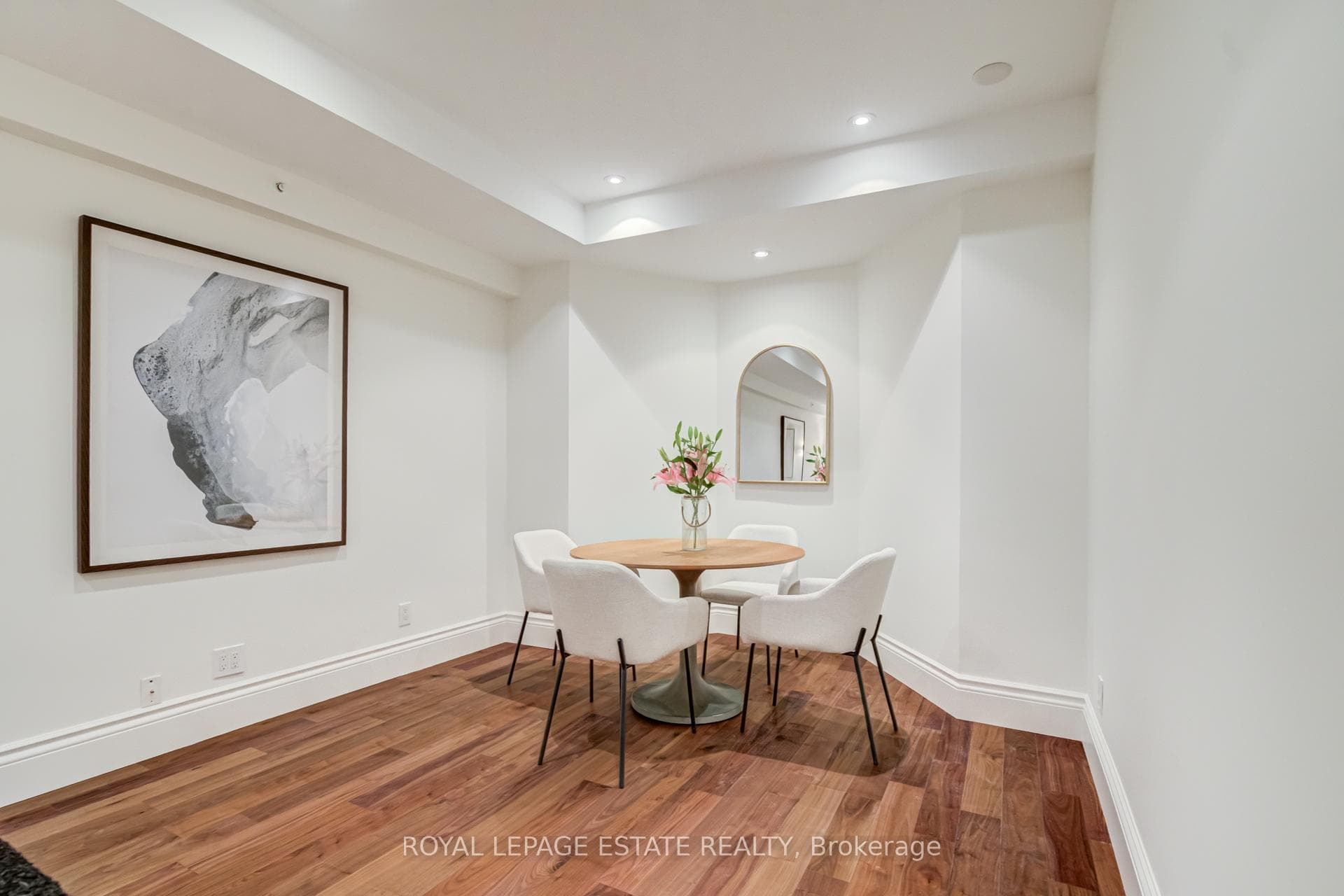 319 Lonsdale Road Unit 1D photo 39