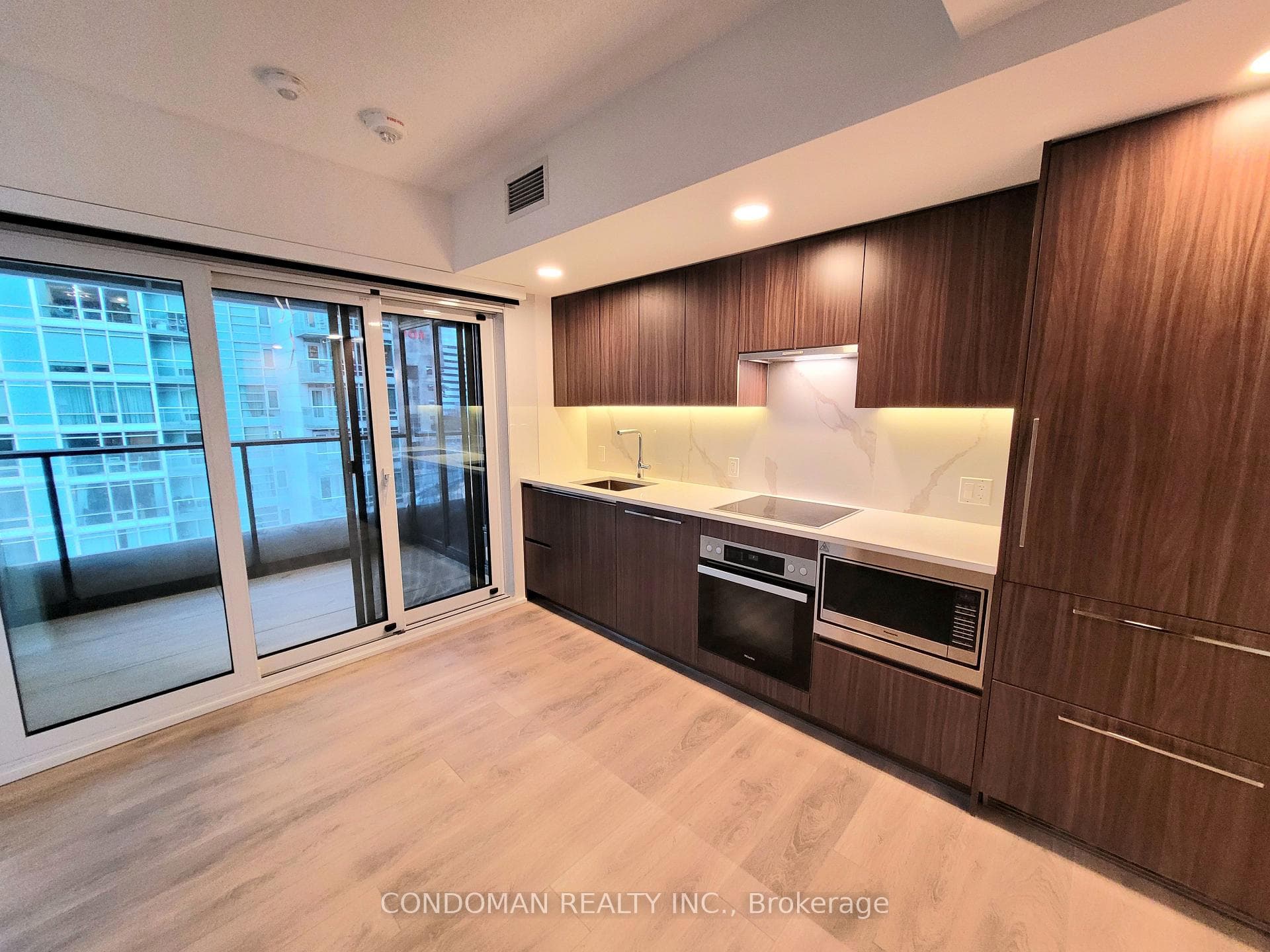 1 Concord Cityplace Way Unit 703 photo 1