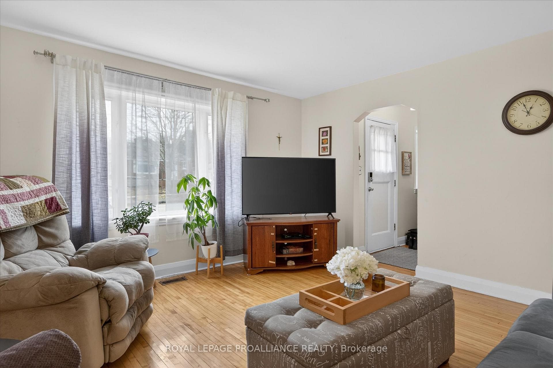 637 Beverly Street photo 3