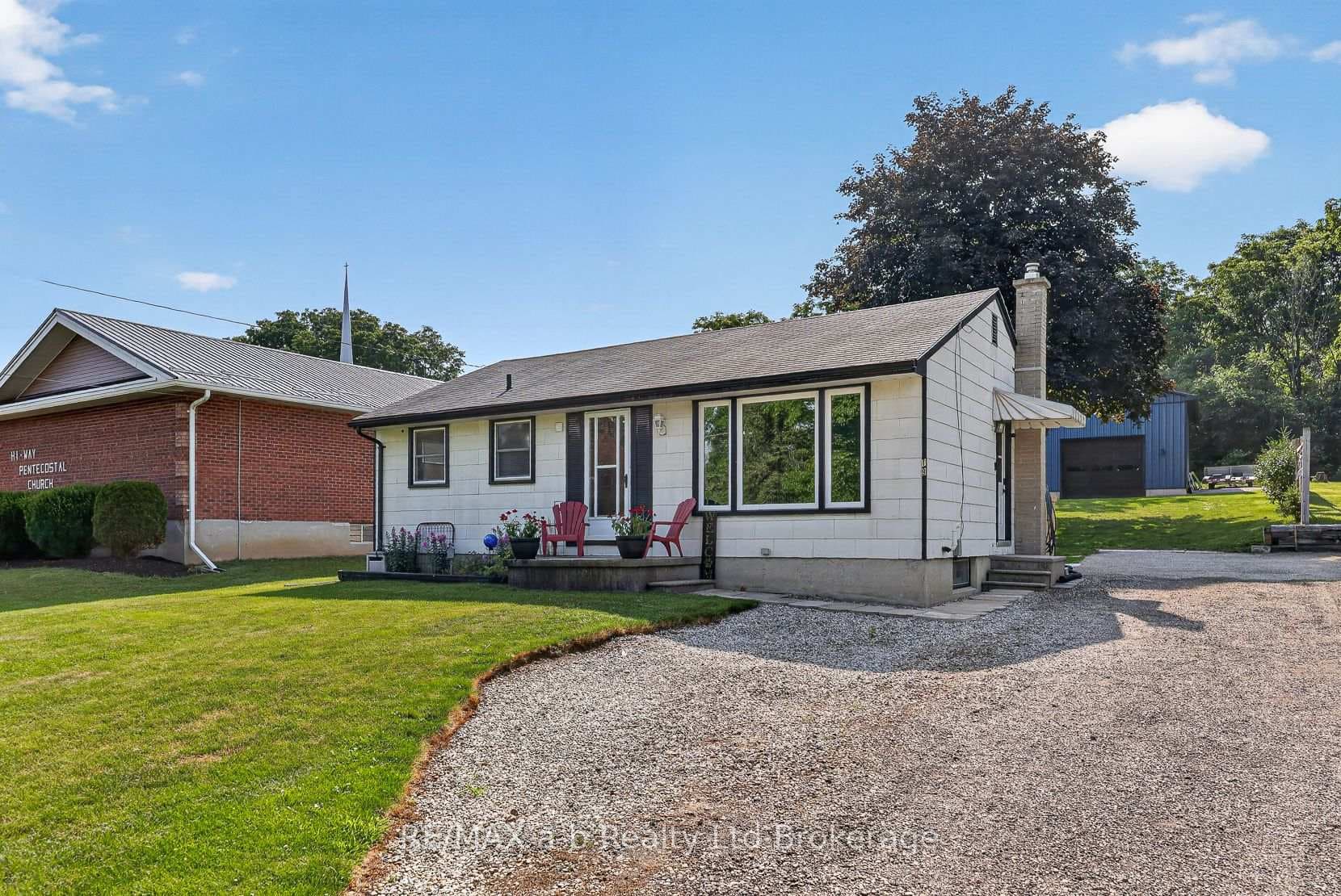 584112 BEACHVILLE Road photo 1