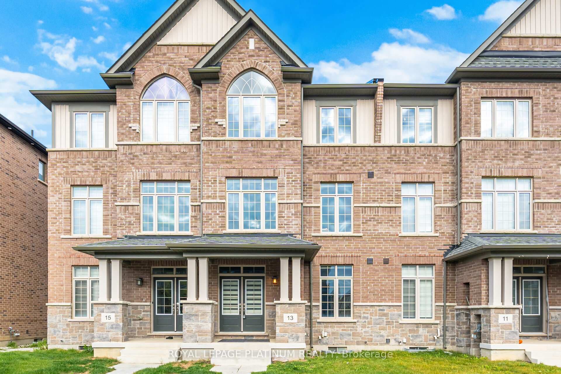 13 Lipscott Drive photo 2