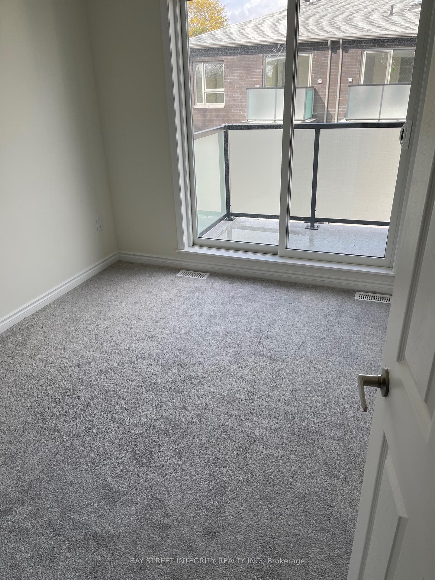 2791 Eglinton Avenue Unit 541 photo 3