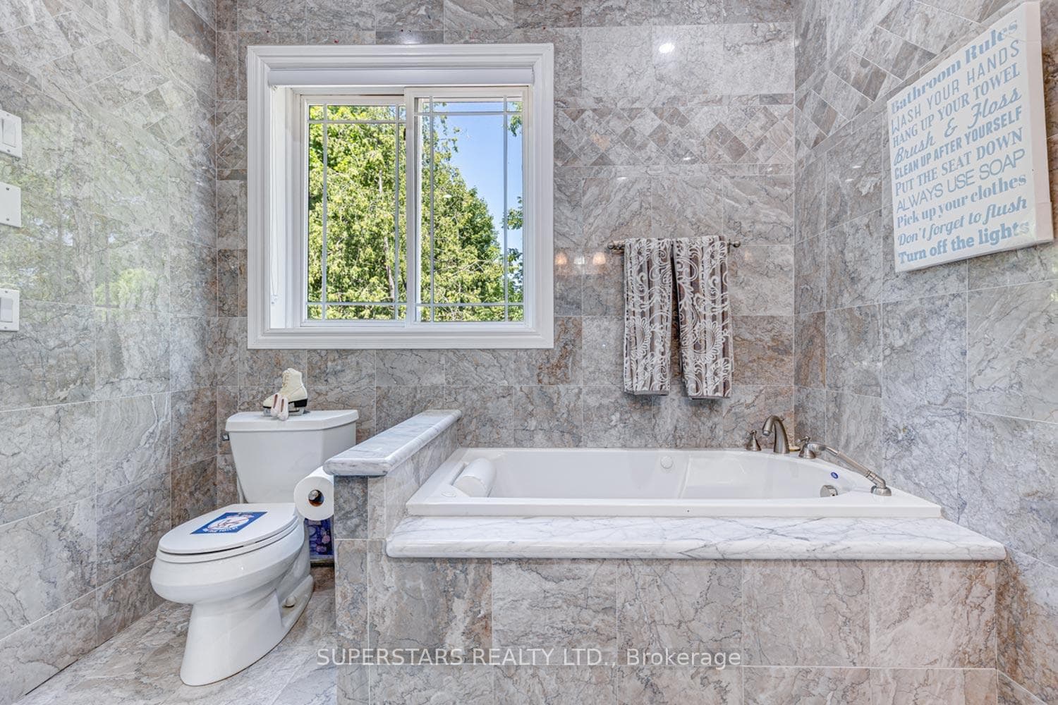 43 Hughson Drive photo 29