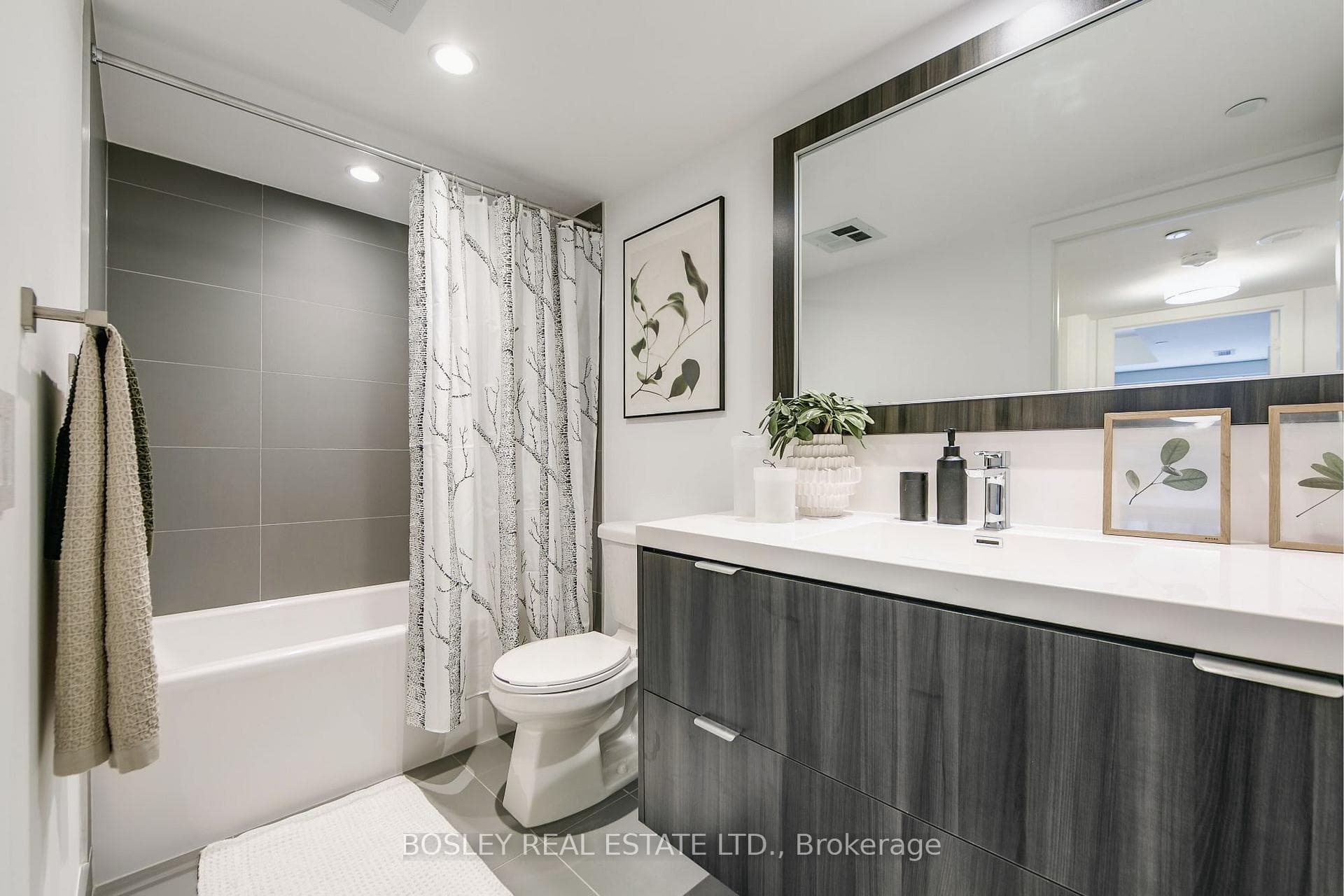 2nd Bathroom
