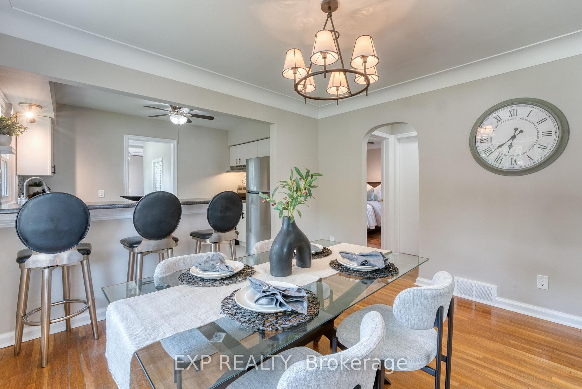 791 Scofield Avenue photo 11