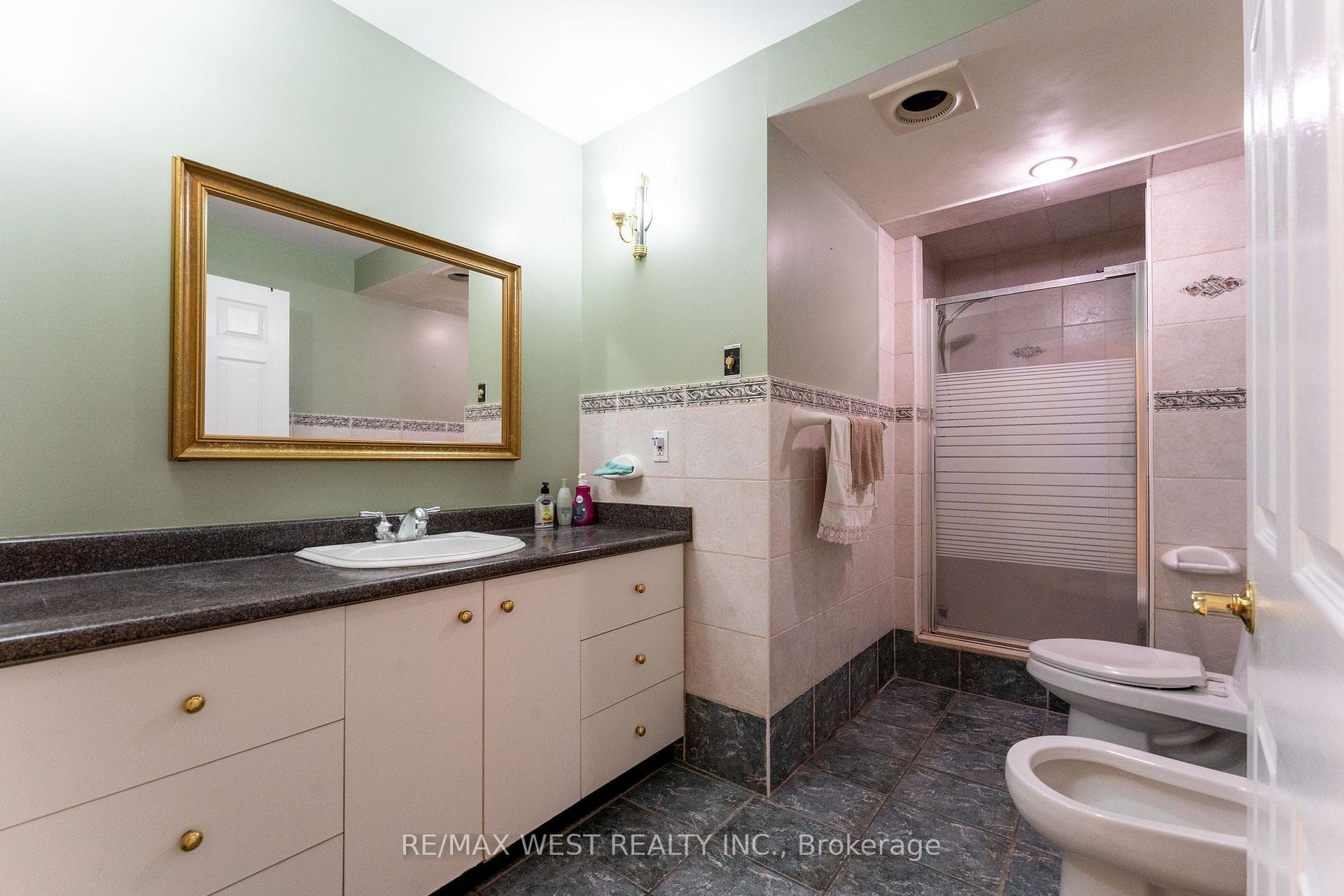 72 Alpha Court photo 35
