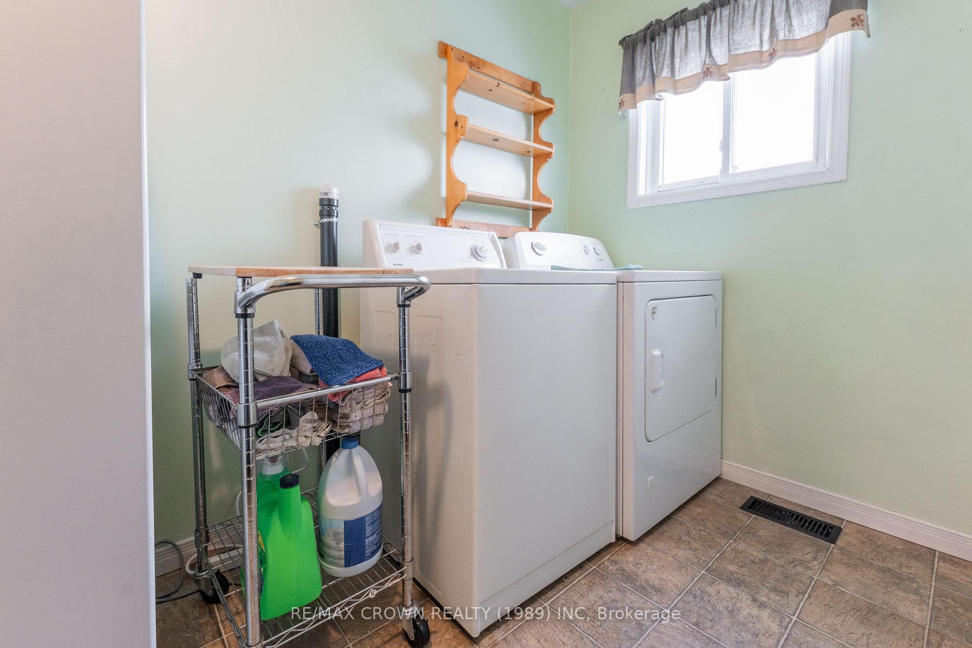 16 Lasalle Avenue photo 20