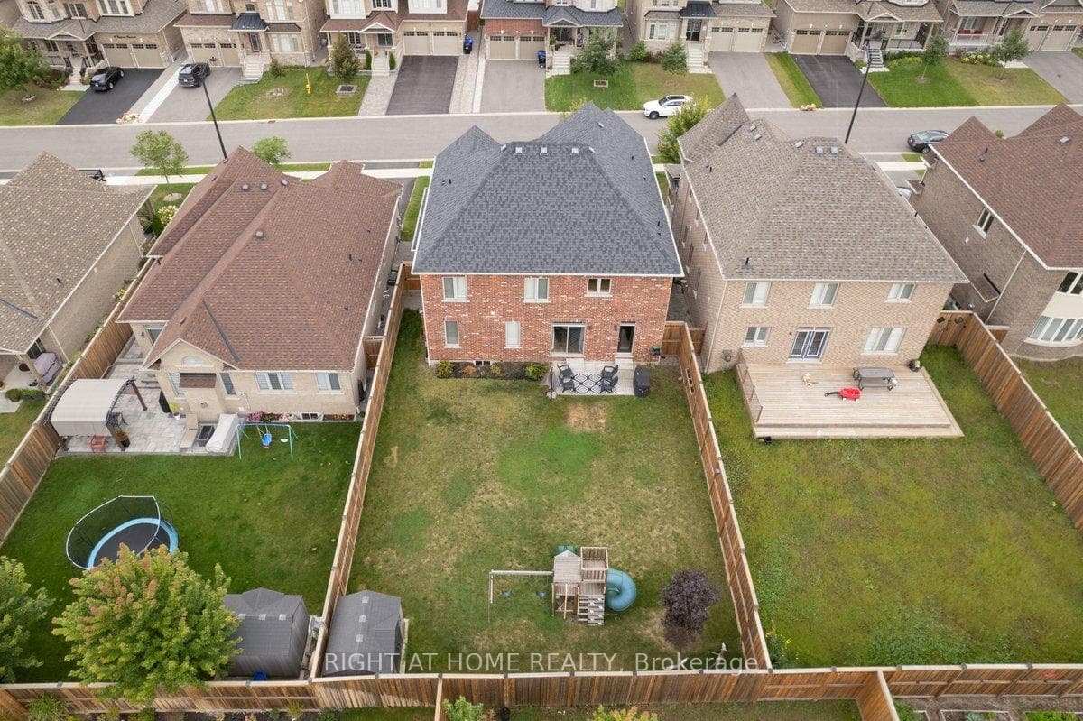 13 Rugman Crescent photo 31