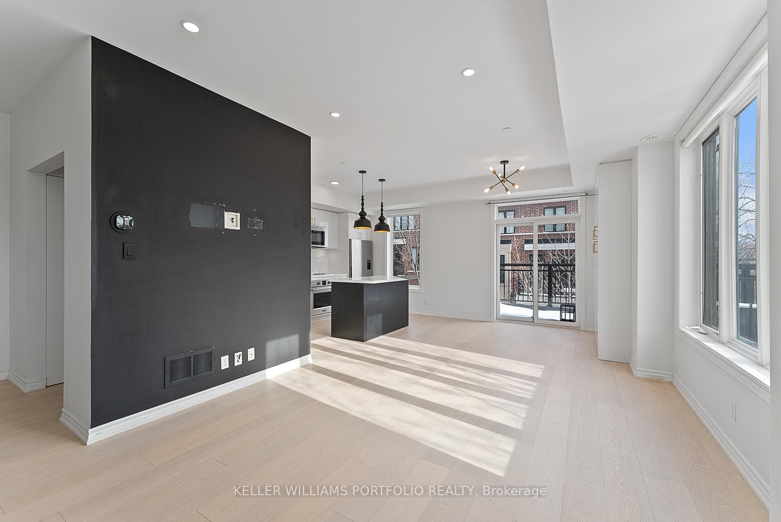 50 Carnation Avenue Unit 131 photo 11