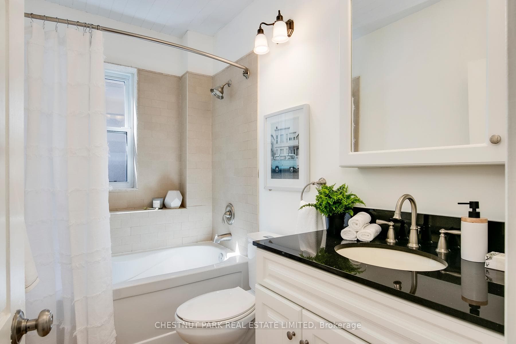 105 Greenwood Avenue photo 13