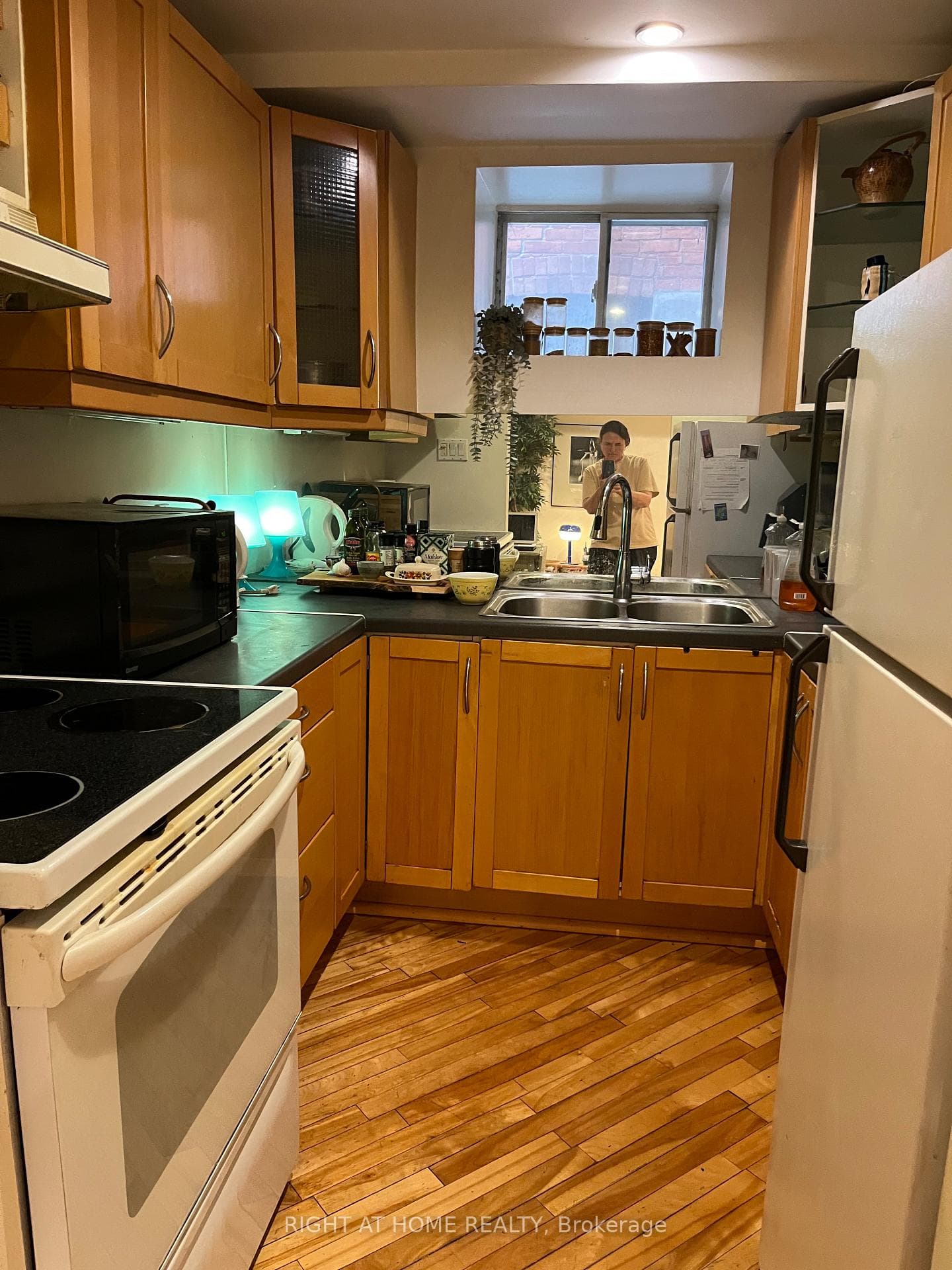 157 Medland Street photo 5