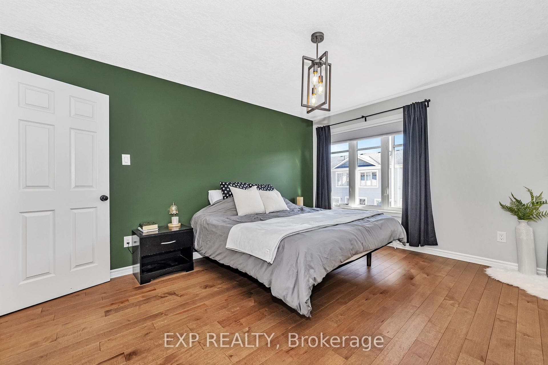 531 Stanley Brothers Street photo 25