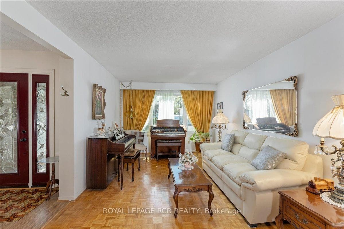 63 Portland Crescent photo 8