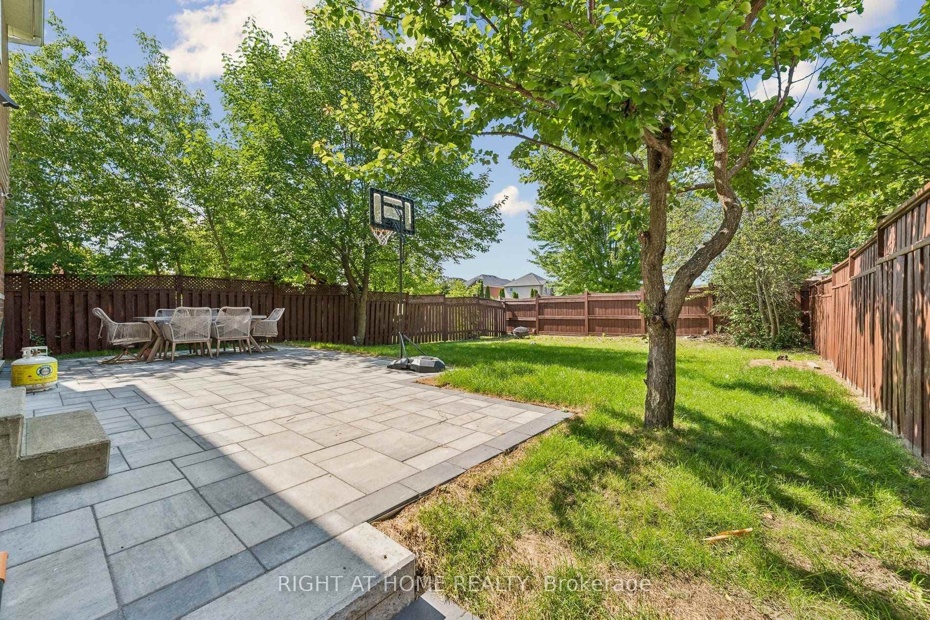 16 Ian Fleming Crescent photo 49