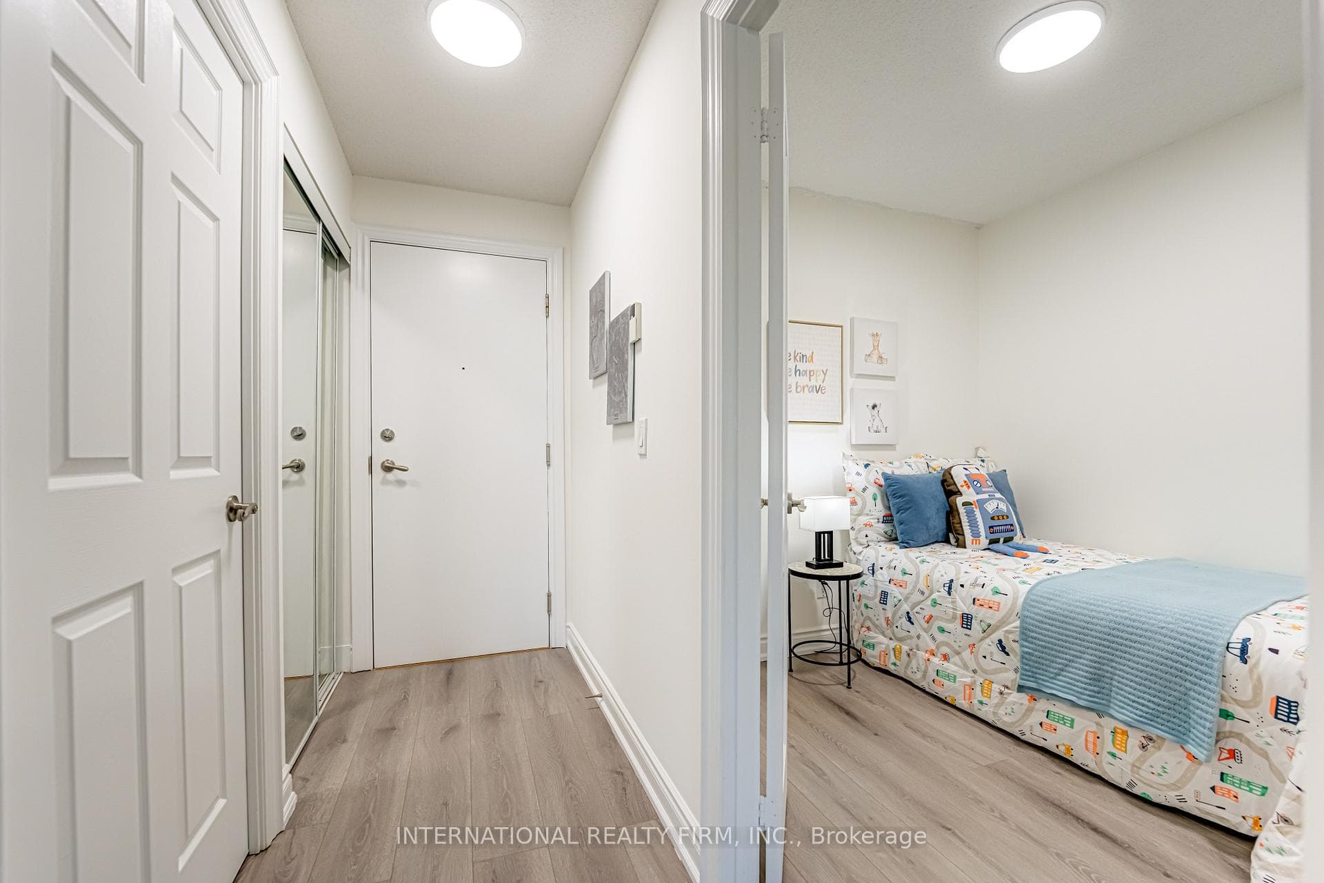 15 Greenview Avenue Unit 1203 photo 5
