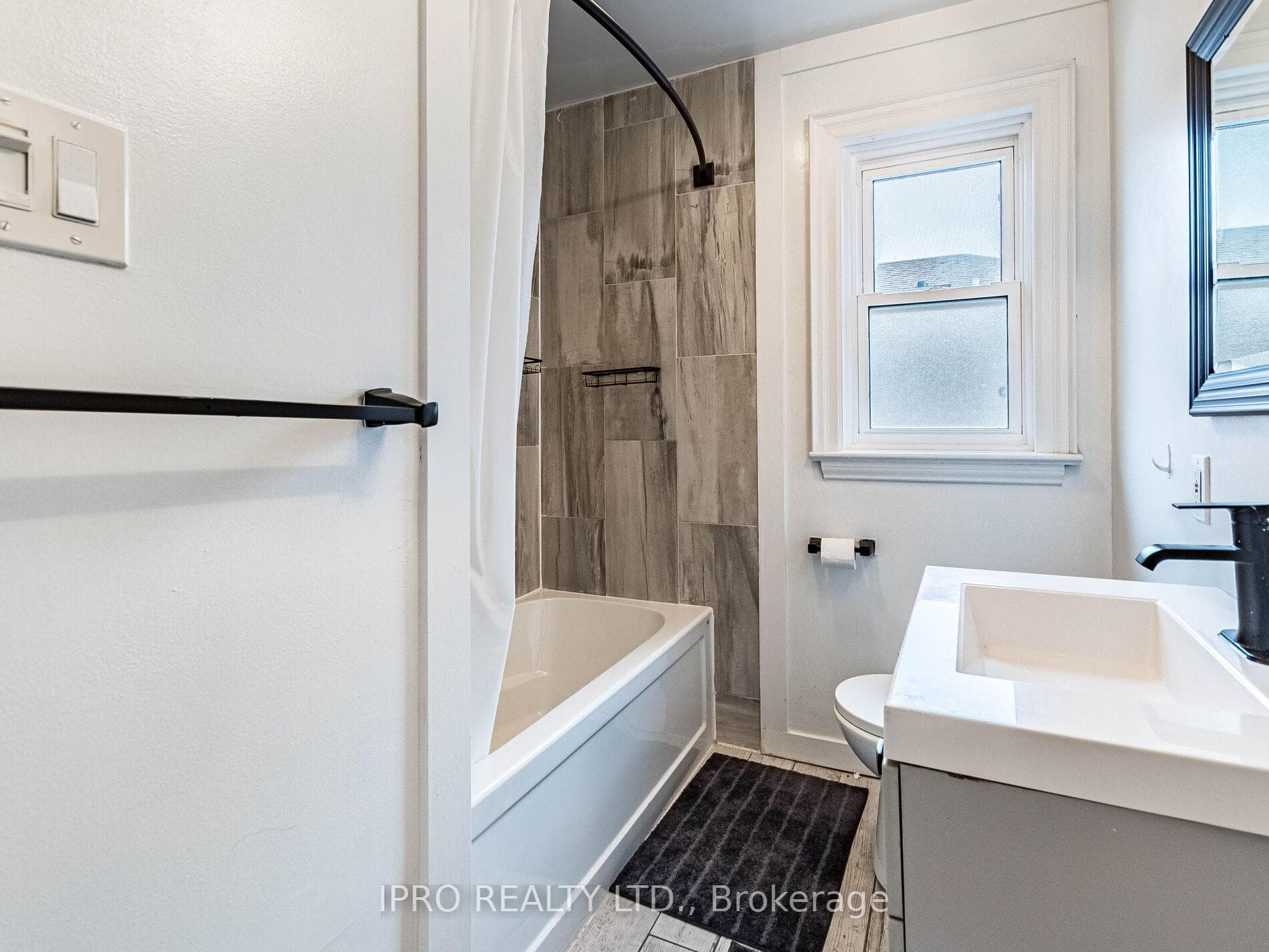 32 Bland Avenue photo 22