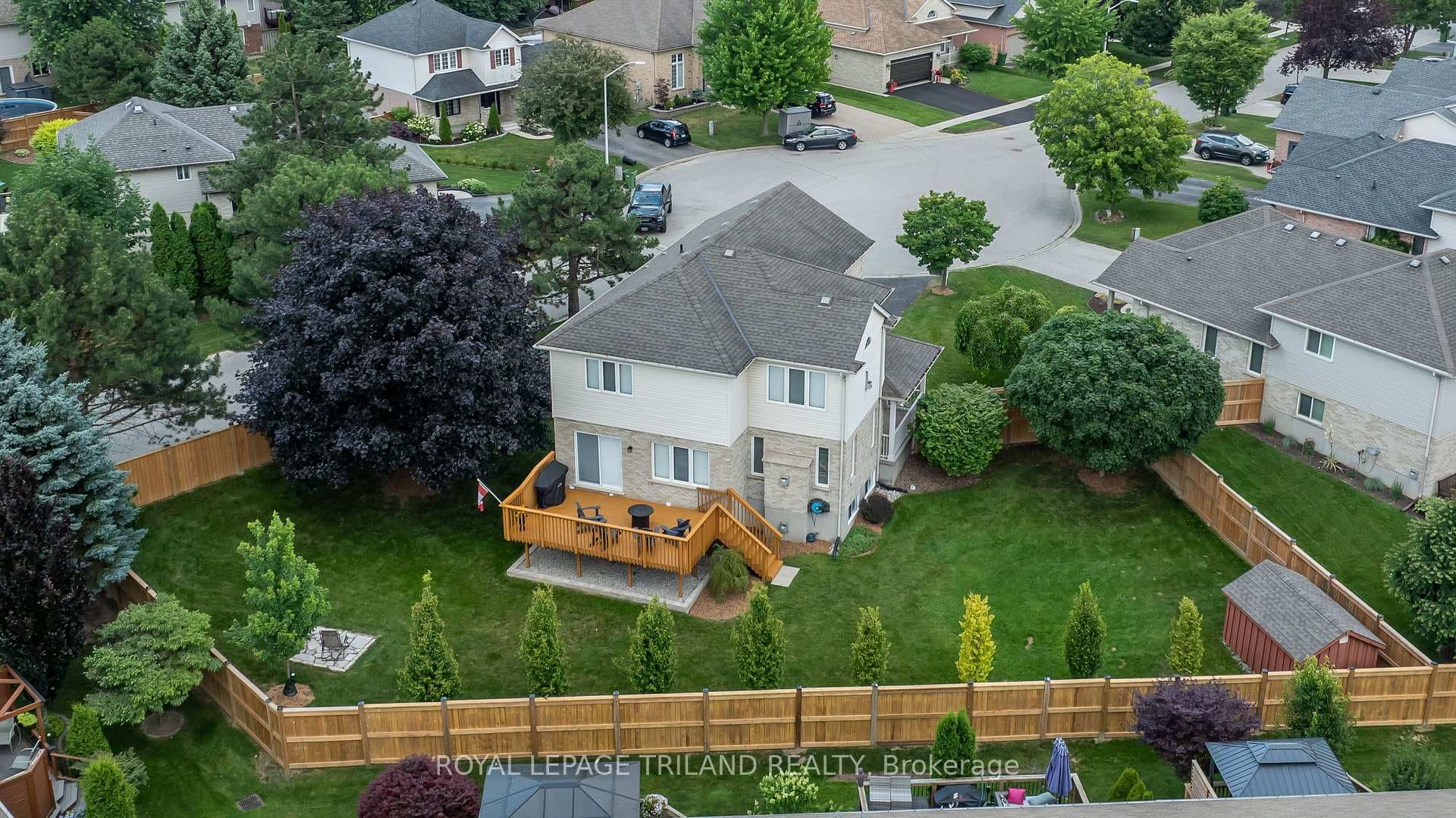 17 WINDEMERE Place photo 2