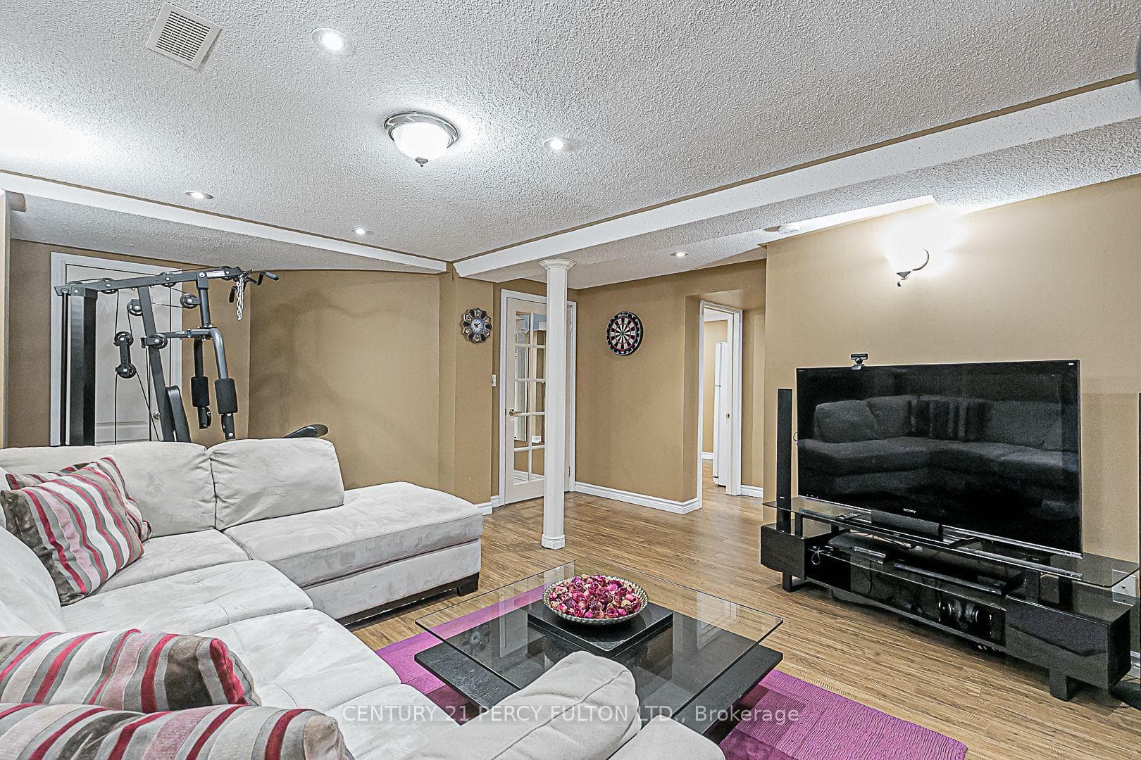 151 Rosanna Crescent photo 24