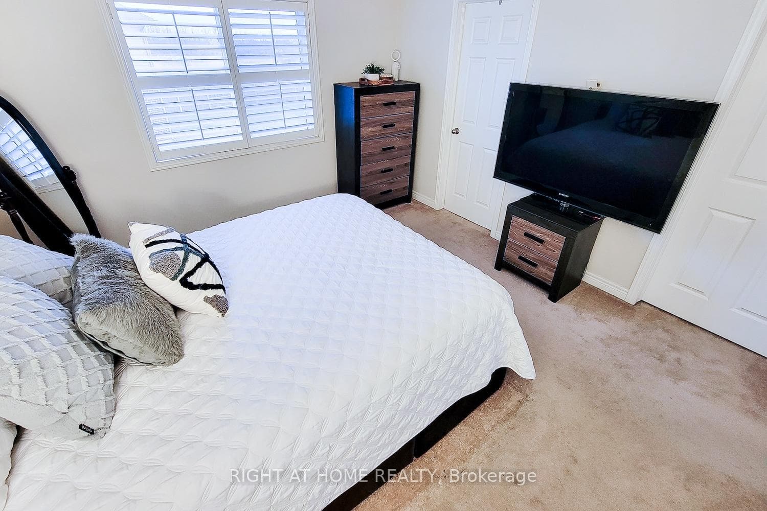144 Lormont Boulevard photo 15