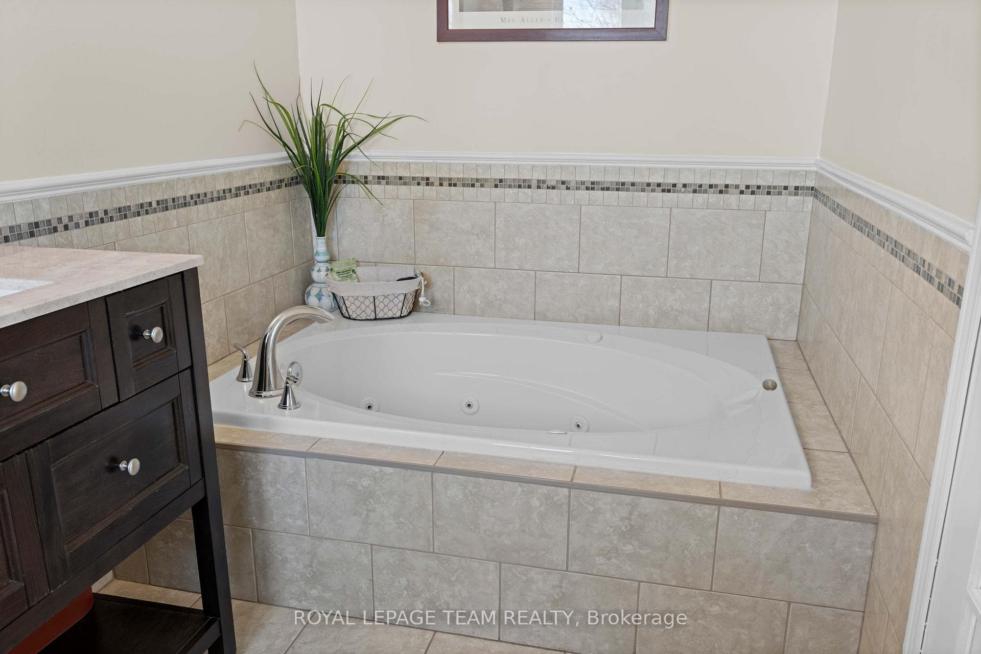 646 Casabella Drive photo 27