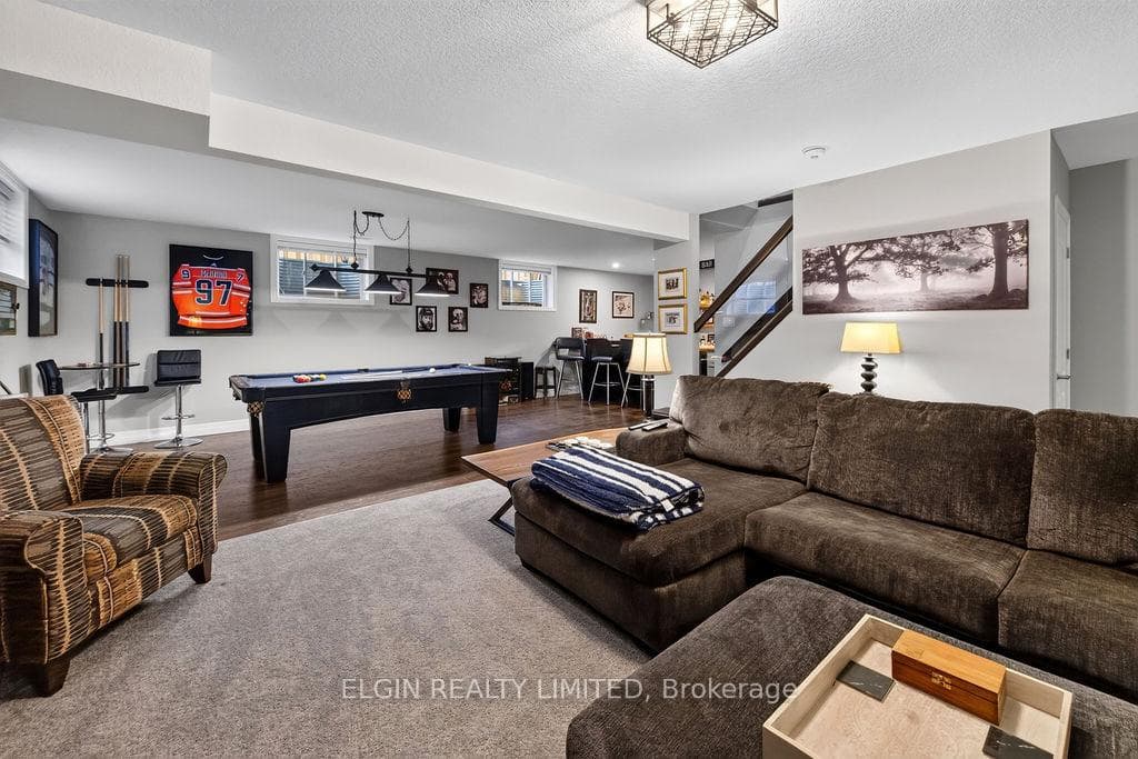 40 Glengariff Drive photo 16