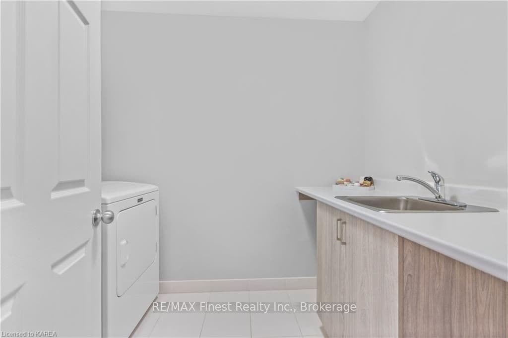 876 RIVERVIEW Way photo 28
