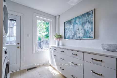 476 Clinton Street photo 11