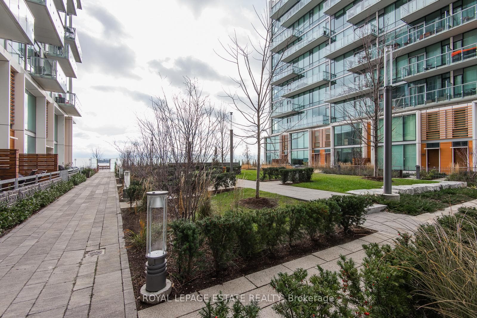 39 Queens Quay Unit 329 photo 38