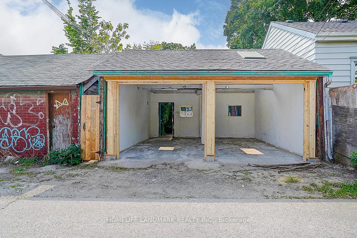 149 Euclid Avenue Unit Main and Upper photo 32