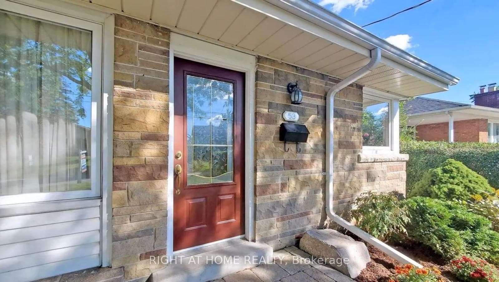 53 Treverton Drive Unit Upper photo 3