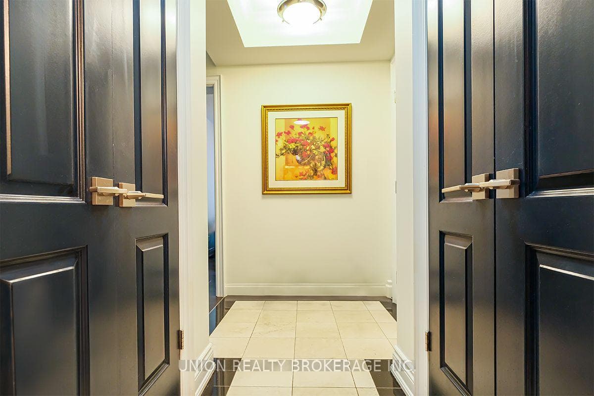 18 William Carson Crescent Unit 217 photo 24