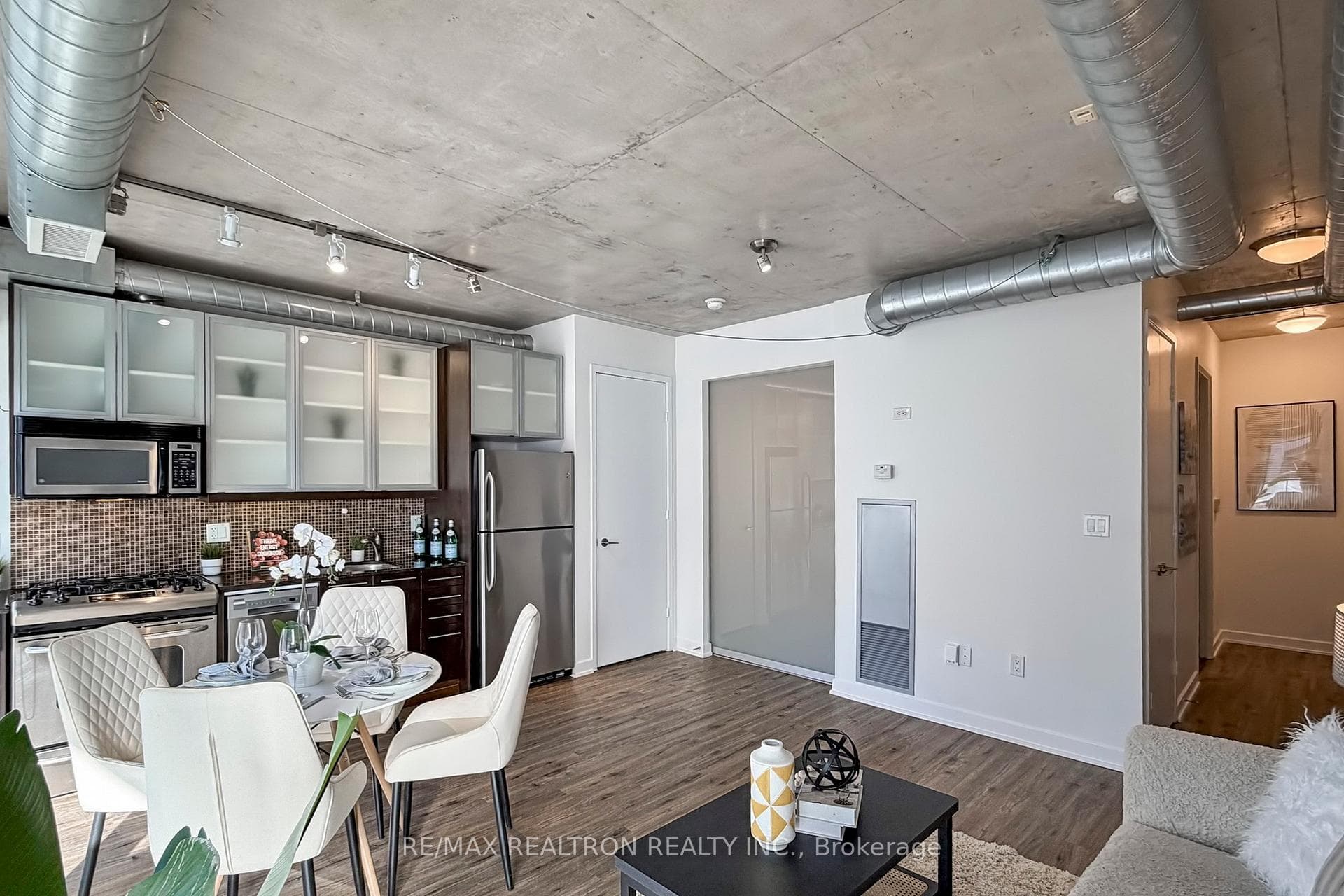 533 Richmond Street Unit 408 photo 8
