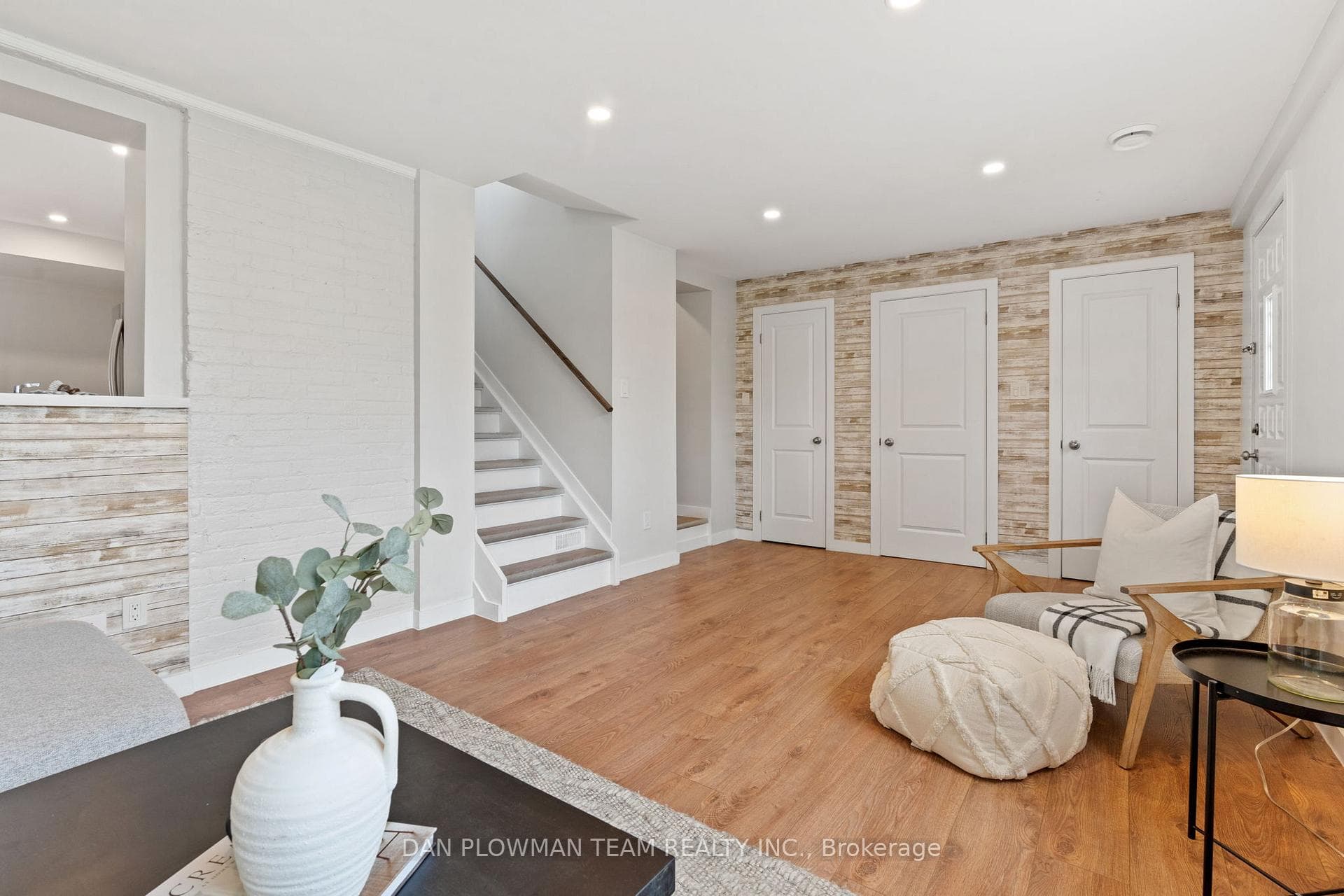 96 Ontario Street photo 25