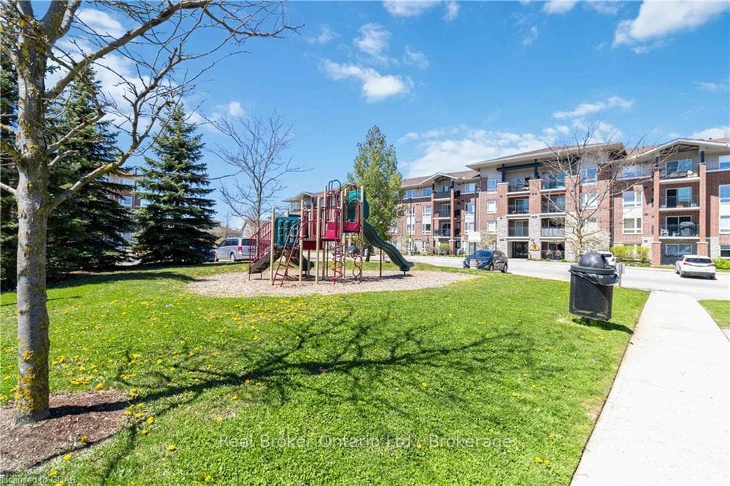 43 GOODWIN Drive Unit 314 photo 3