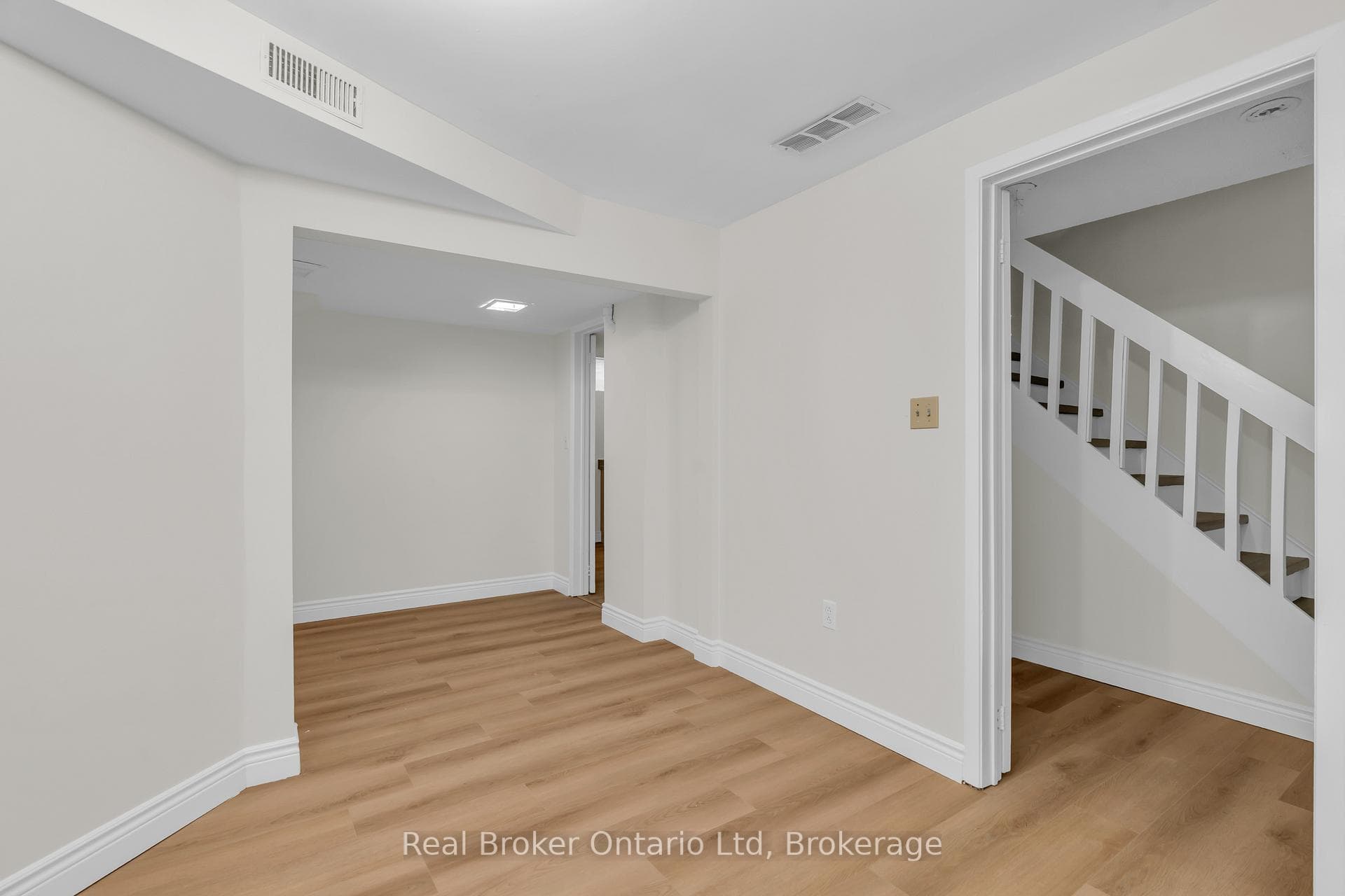 1 Balfour Court photo 35