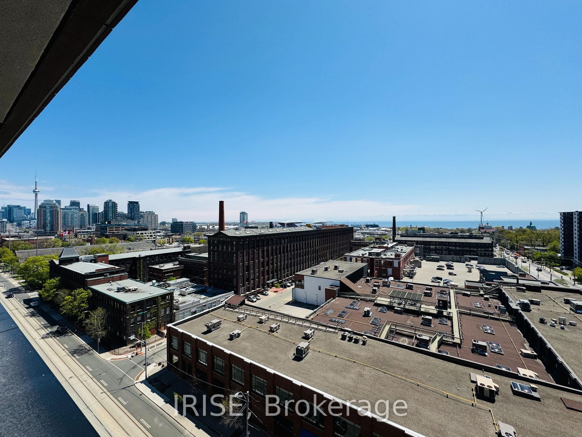 285 Dufferin Street Unit 916 photo 6
