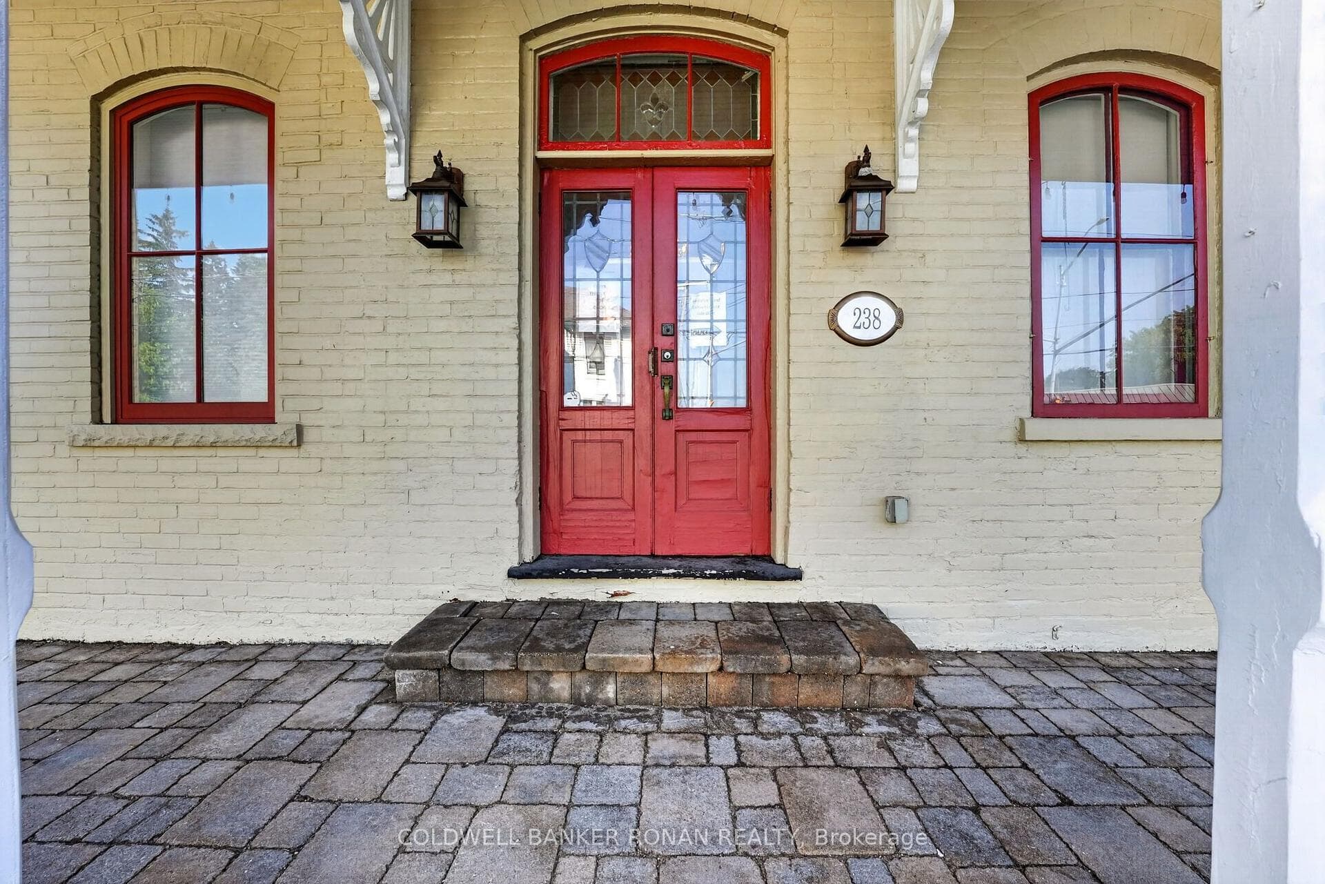 238 Barrie Street photo 4
