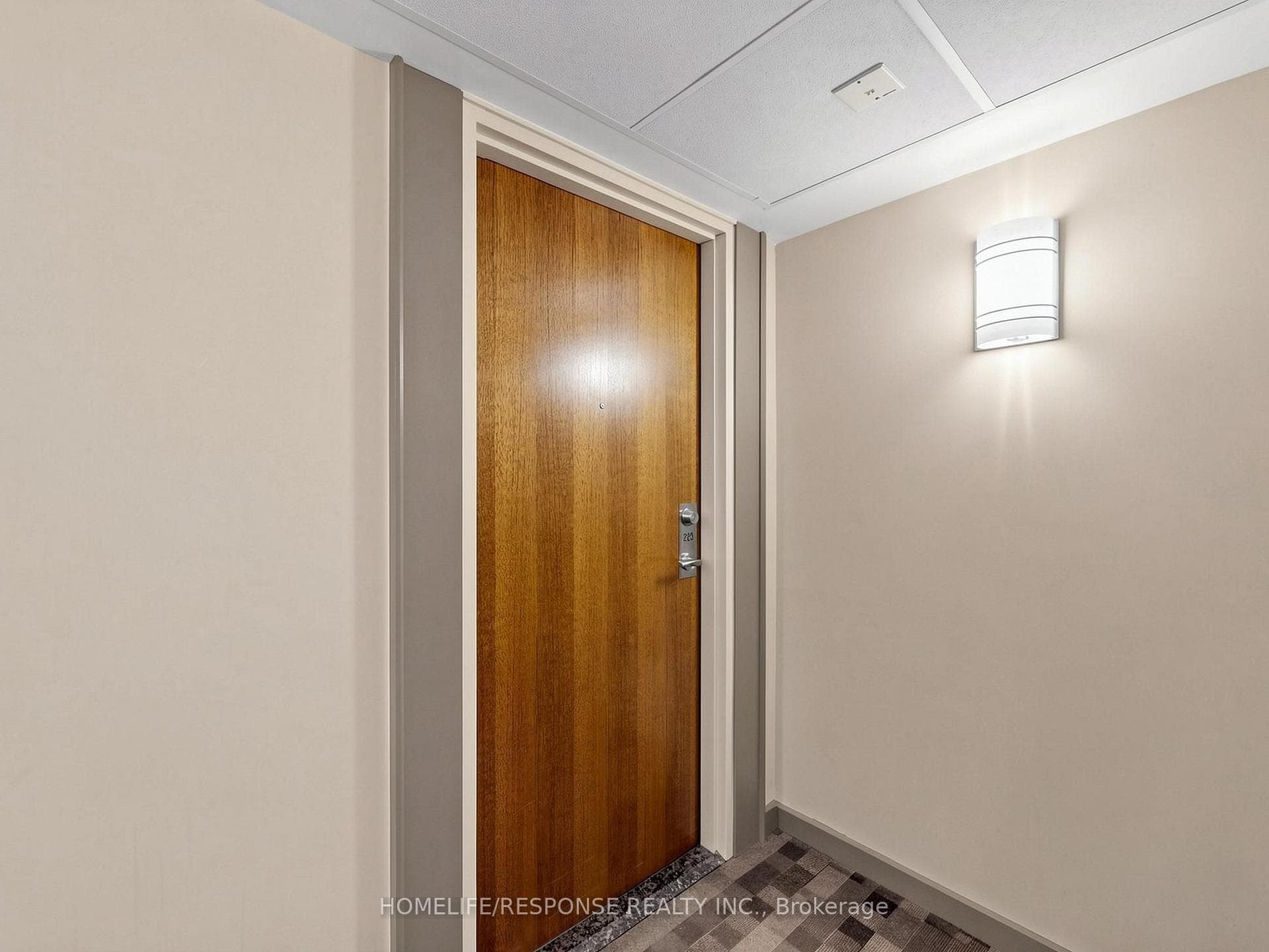 215 QUEEN Street Unit 225 photo 10