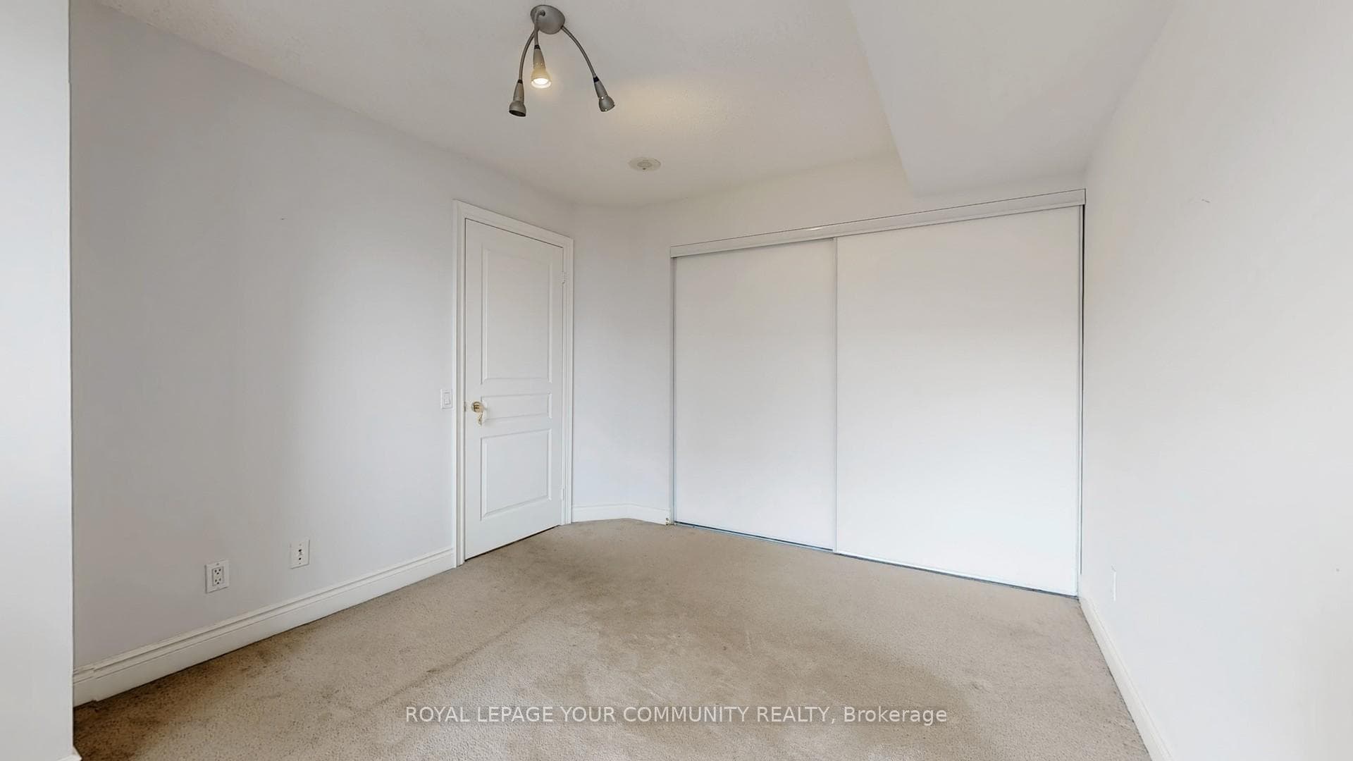 10 Northtown Way Unit 607 photo 31