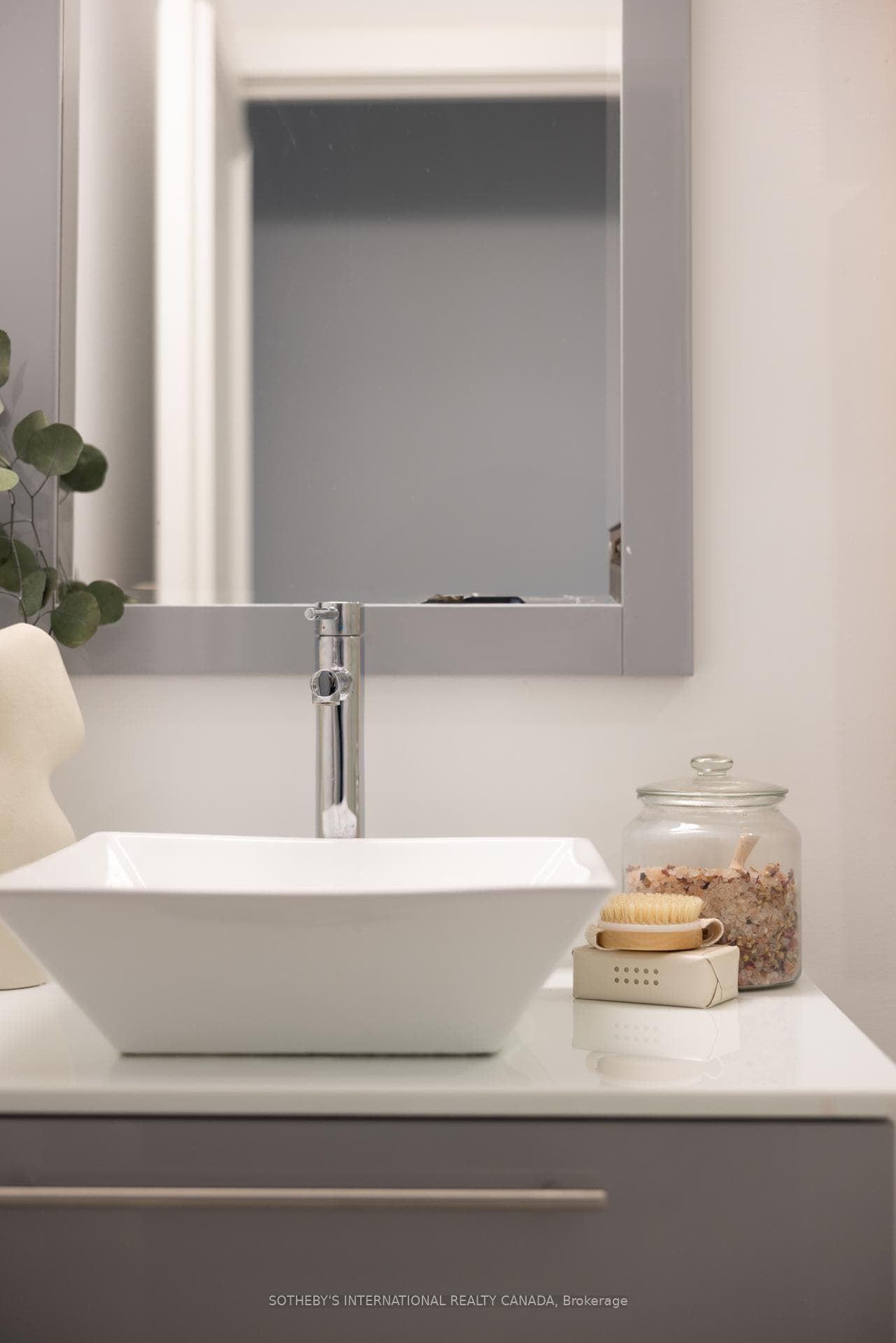 20 Fashion Roseway Way Unit 107 photo 26