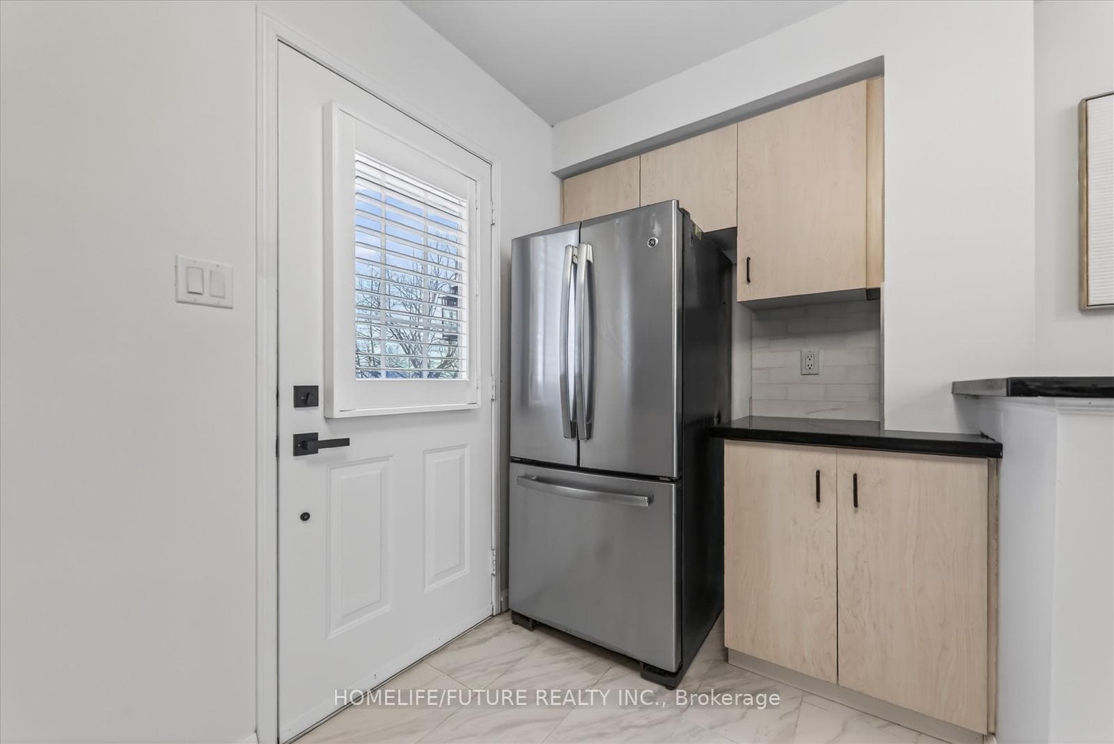 2 Hedge End Road Unit 86 photo 5