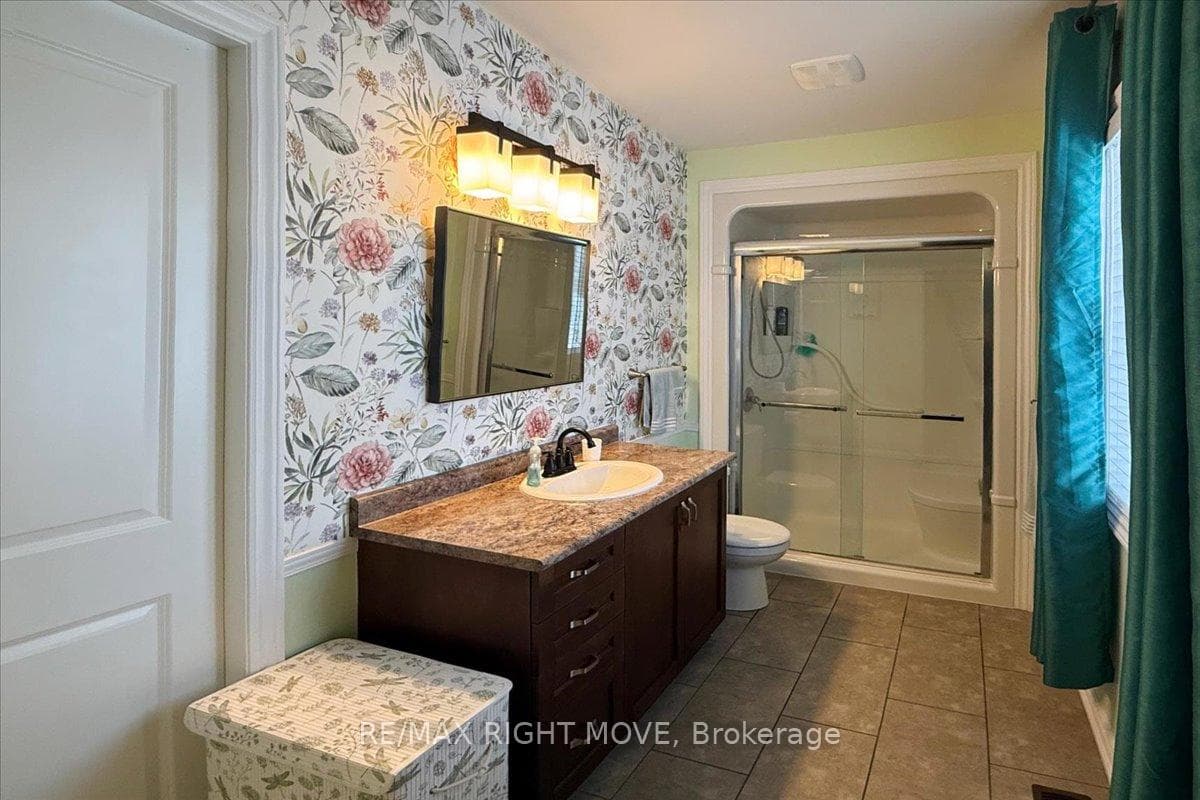 1 Sinclair Crescent photo 17