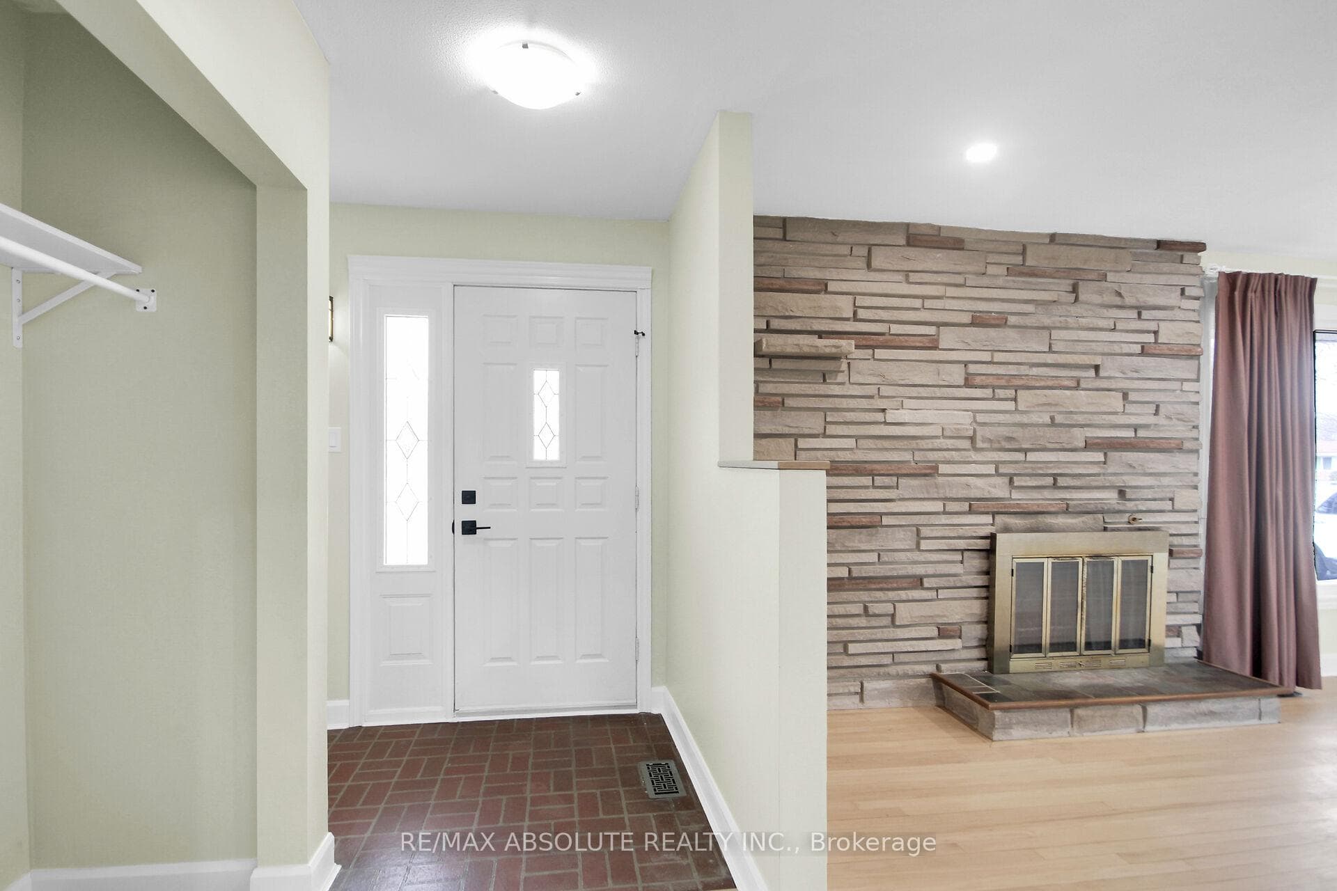 60 Foothills Drive photo 3