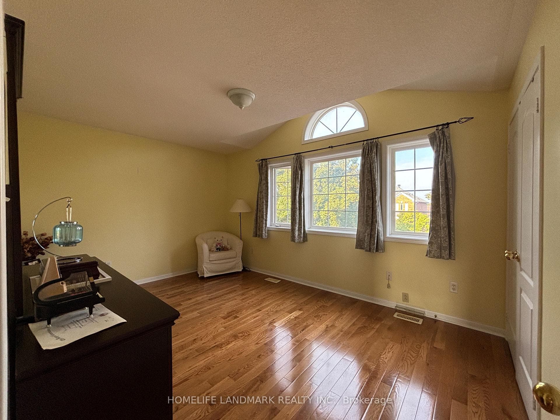 28 Stonebridge Boulevard photo 20