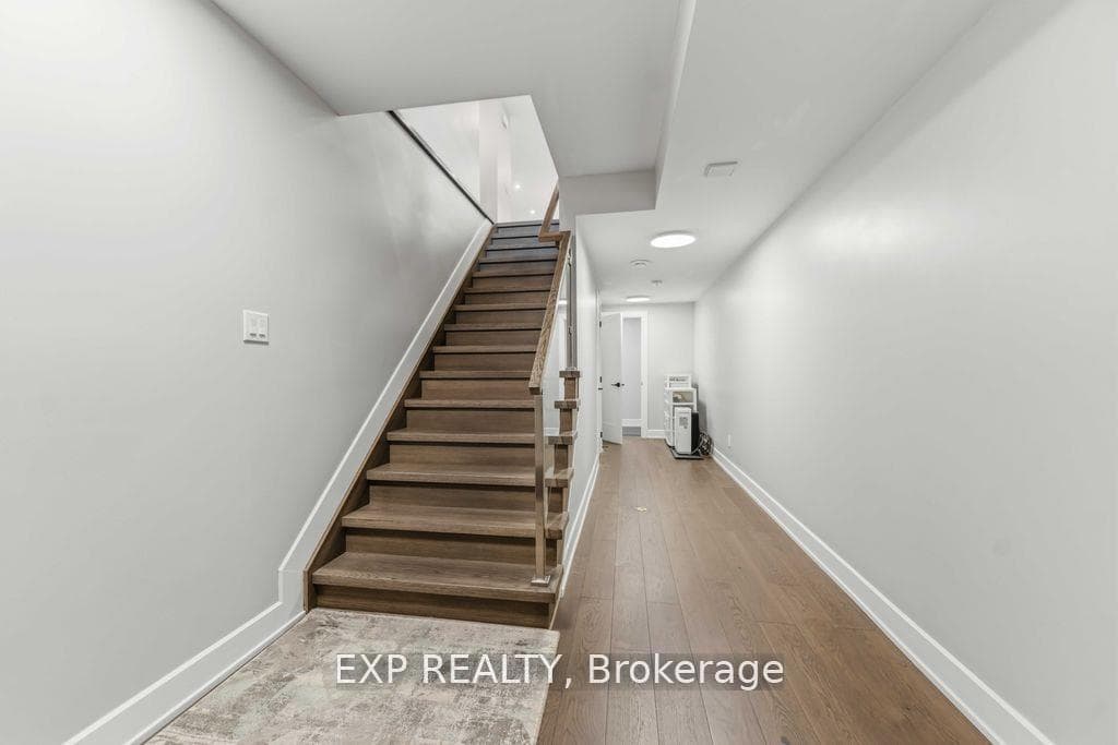 937 Falaise Road photo 33