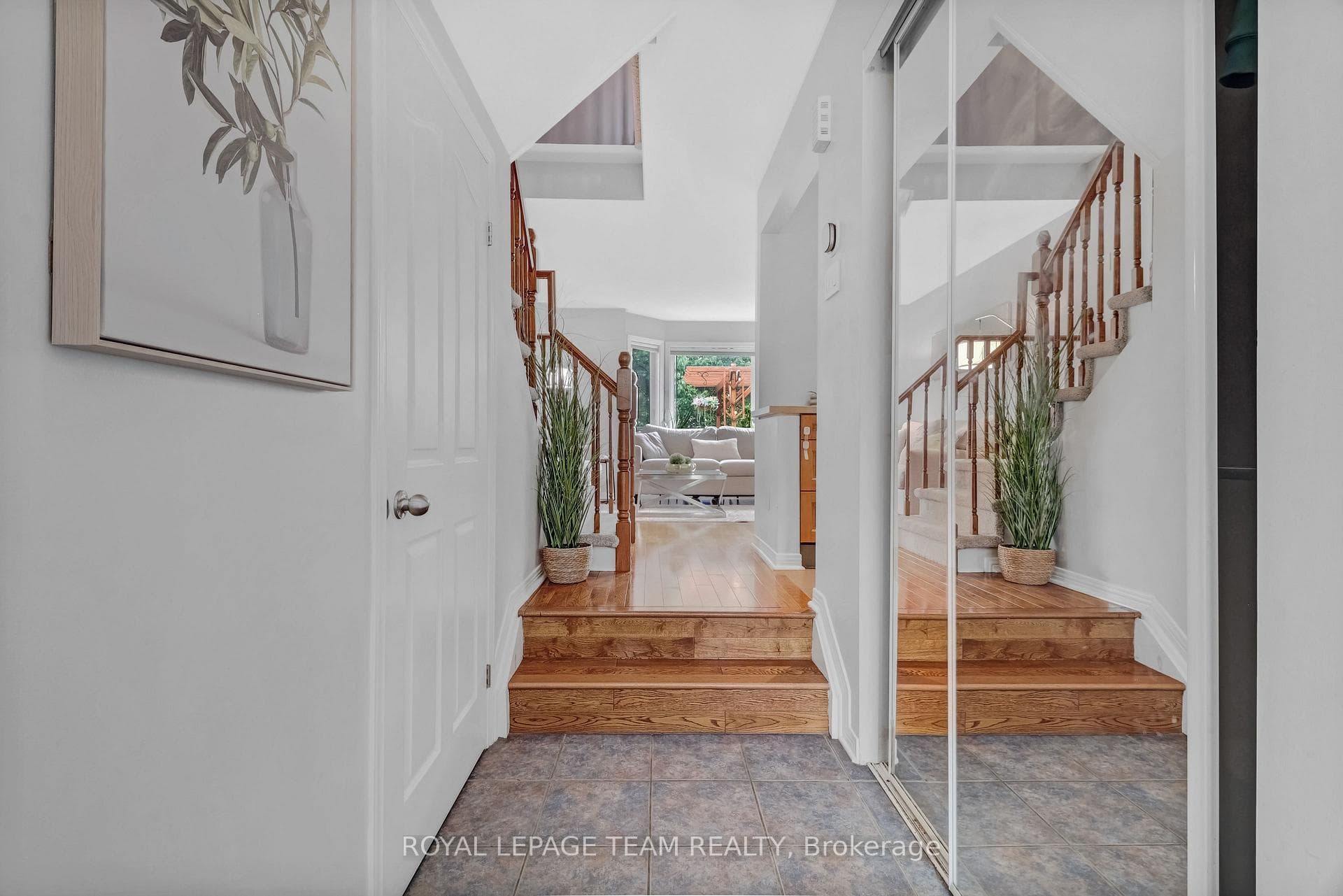 74 Milner Downs Crescent photo 5
