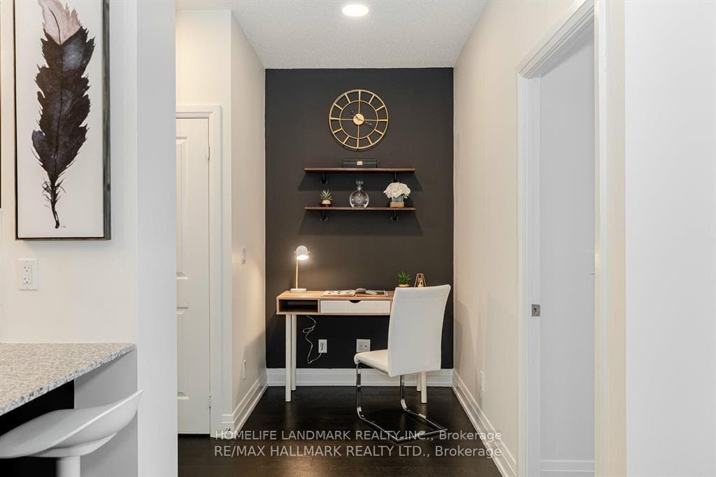65 Speers Road Unit 301 photo 10