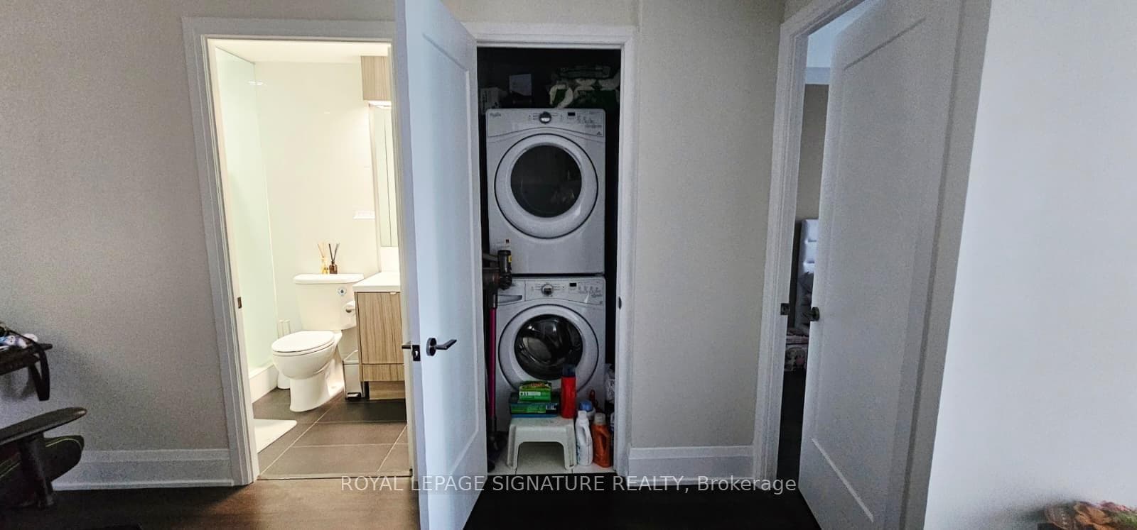101 Erskine Avenue Unit 2105 photo 11